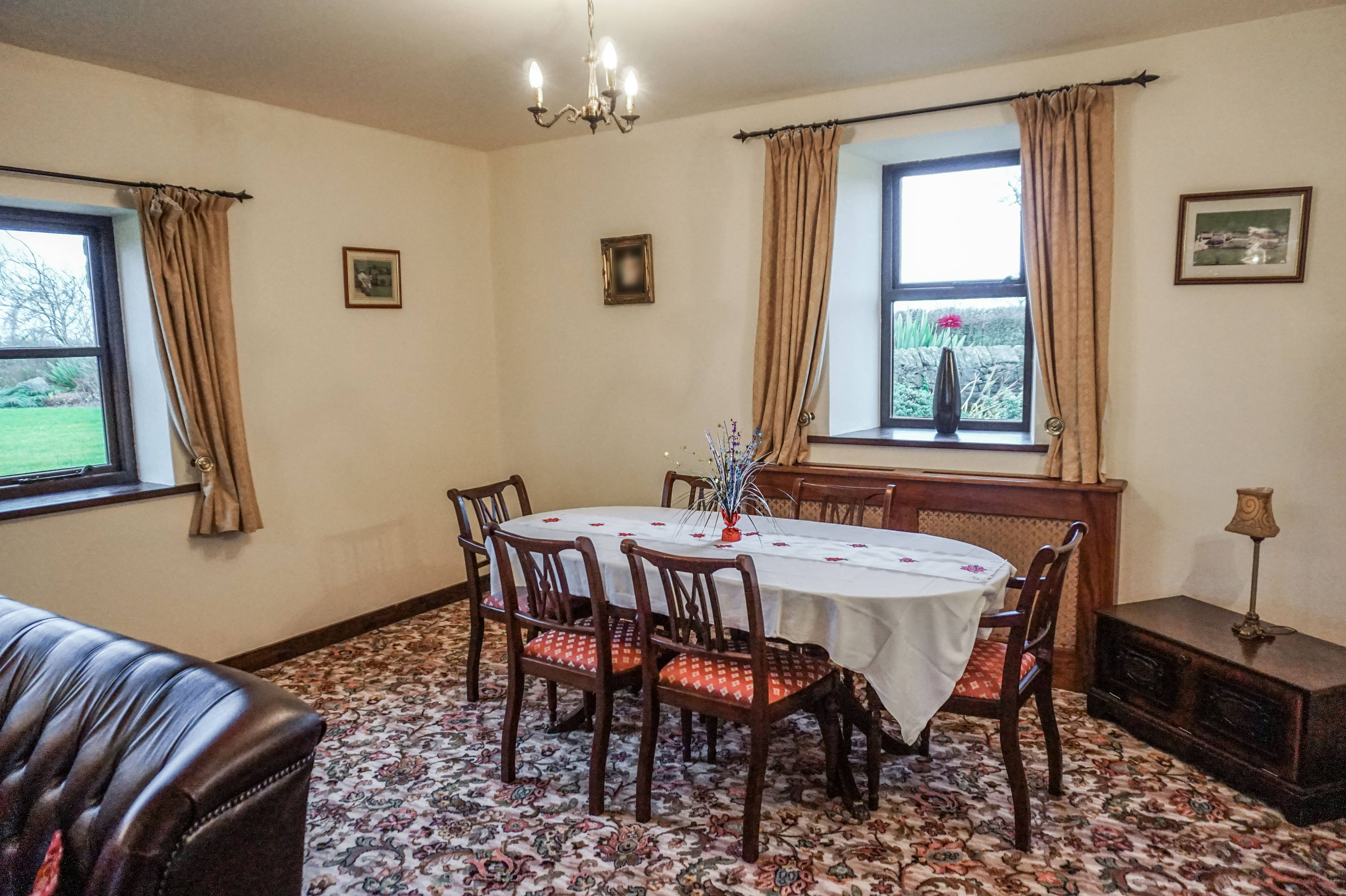 Lounge/Dining Room