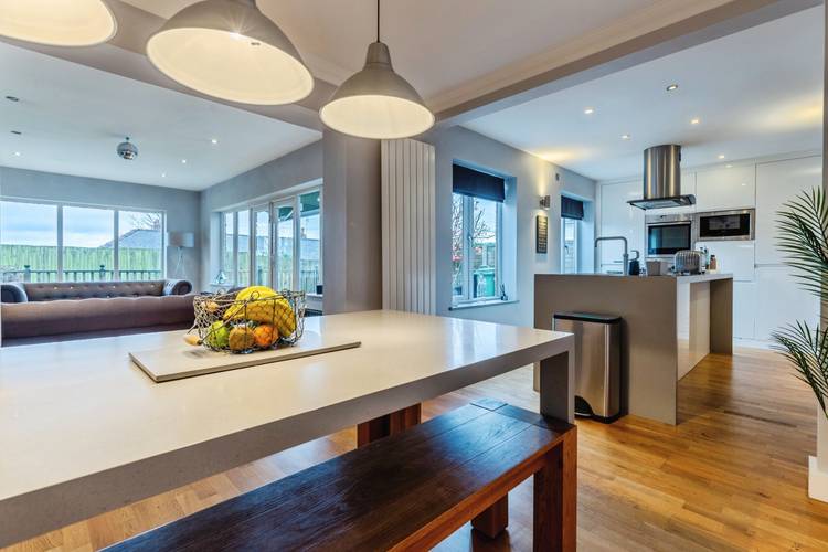 4 bedroom detached house