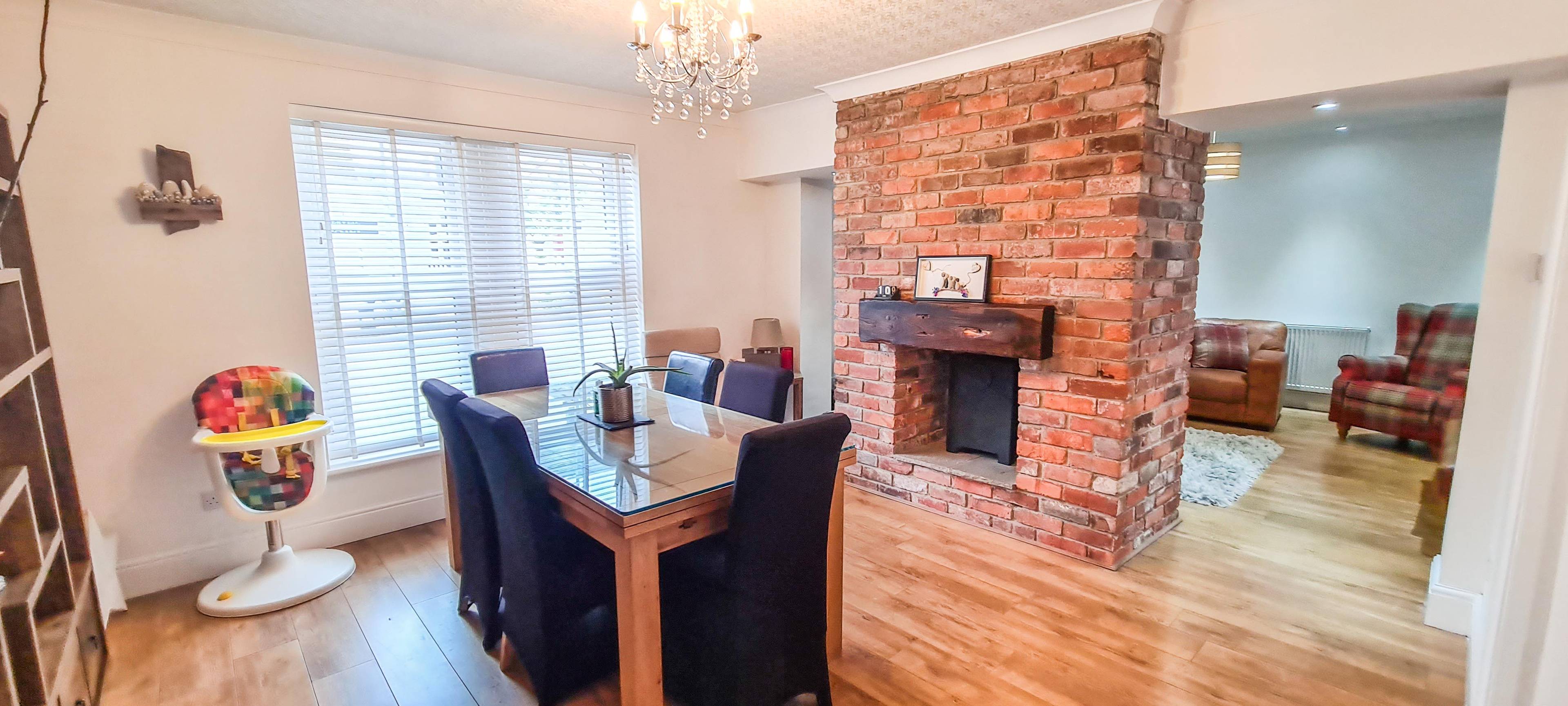 Lounge/Dining Room