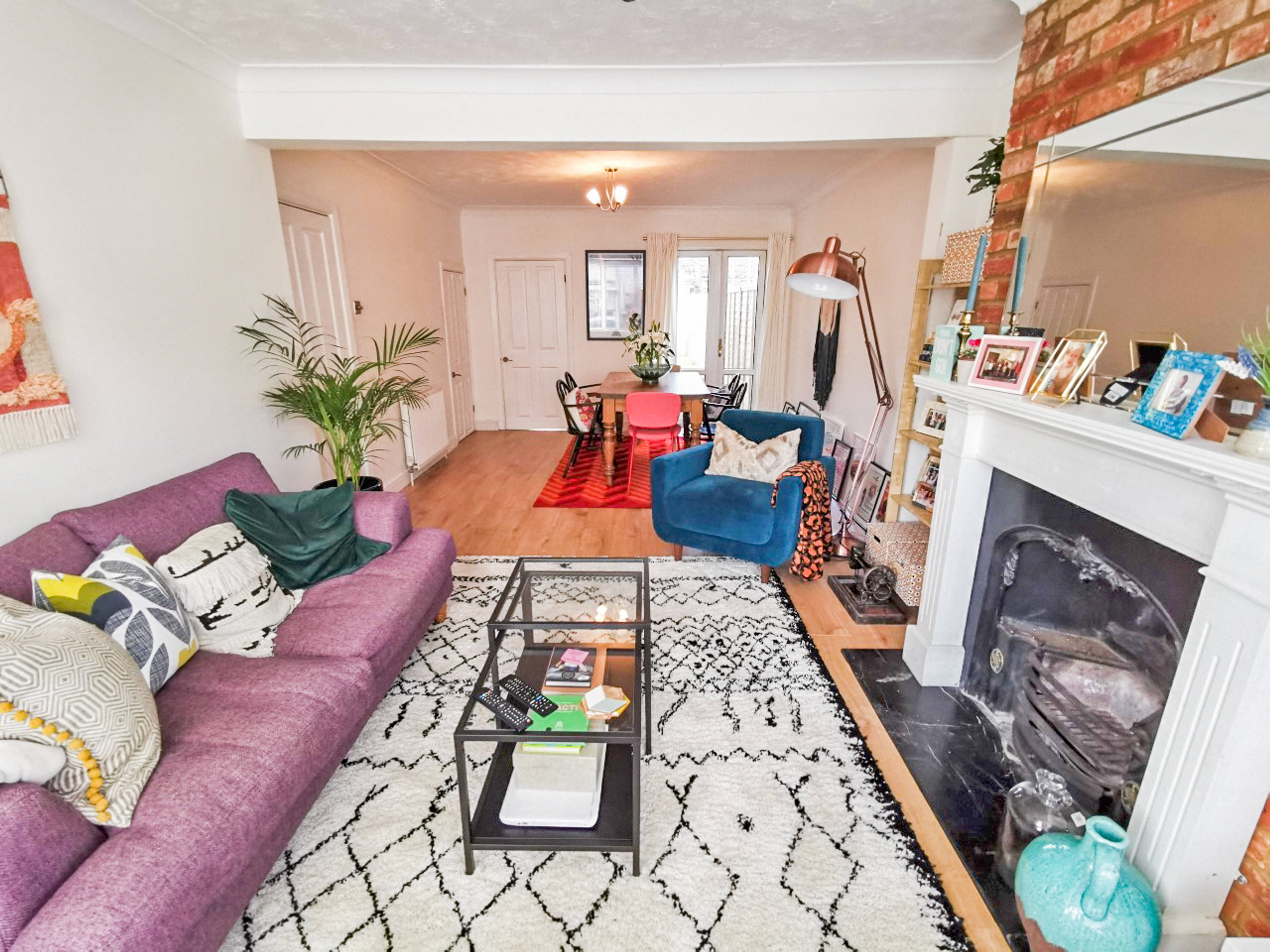 Lounge/Dining Room