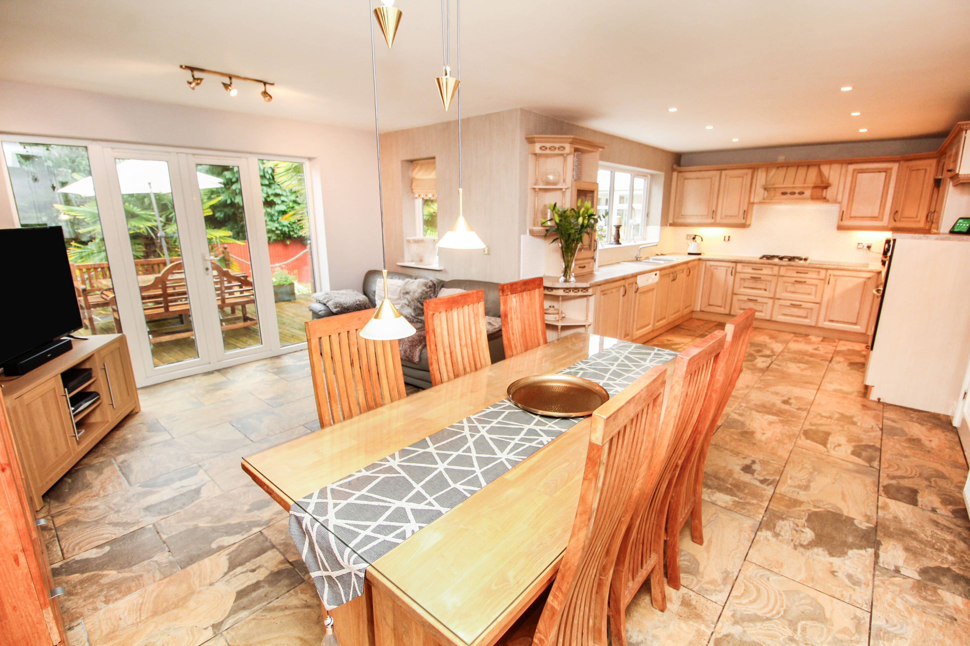 Kitchen/Dining Room