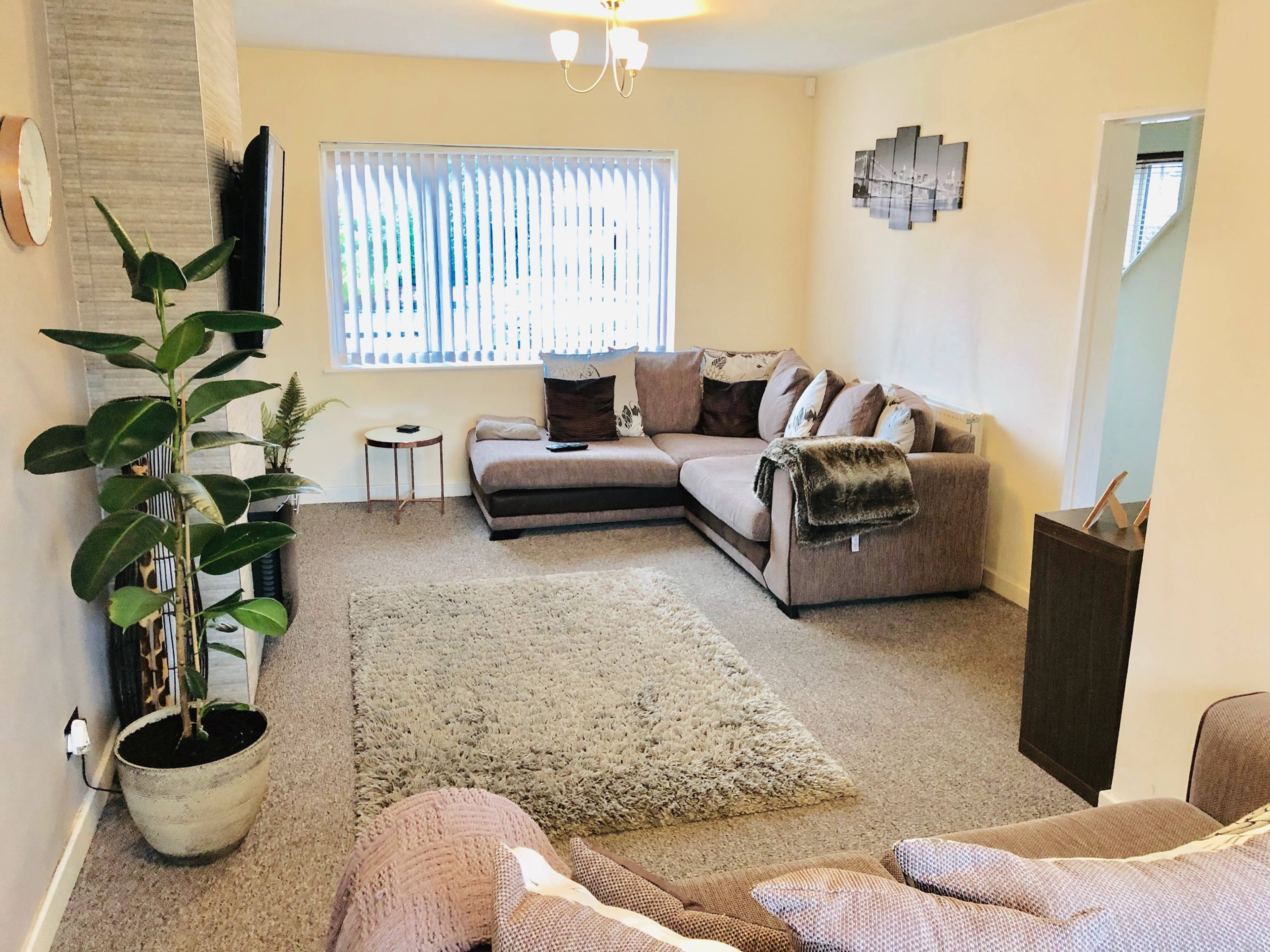 Lounge/Dining Room
