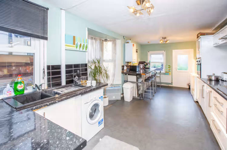 3 bedroom terraced house