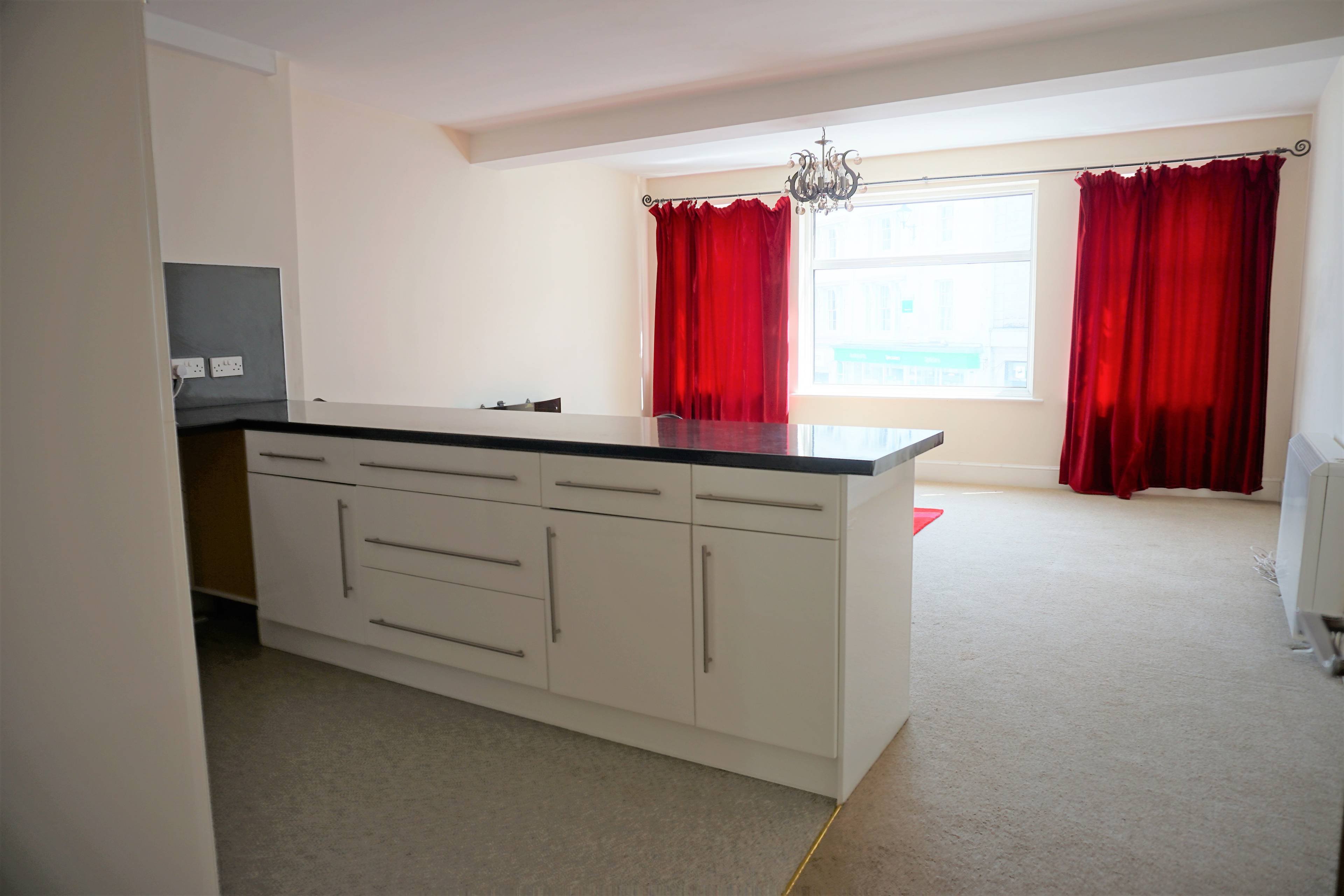 Lounge / Kitchen