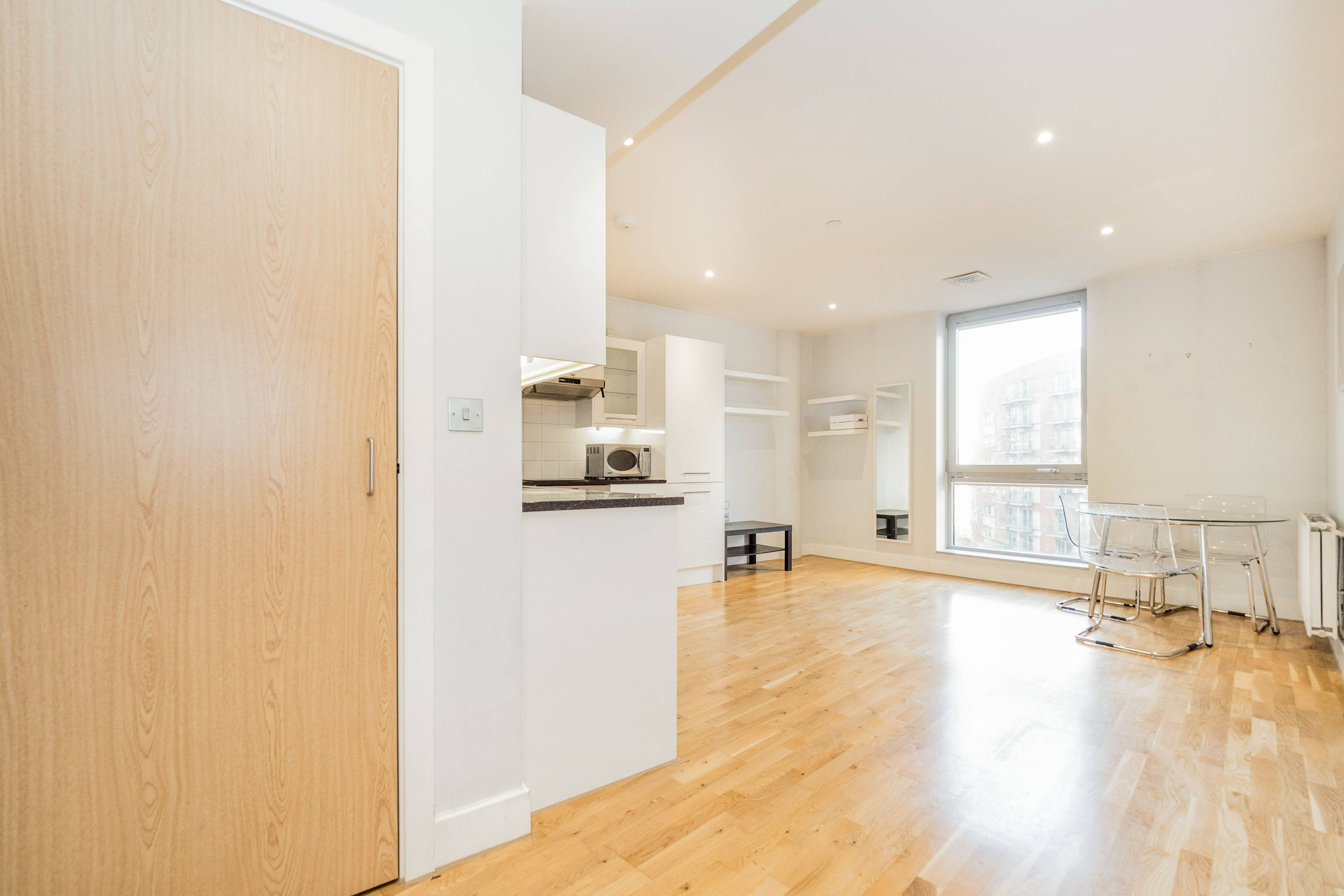 Lounge / Kitchen