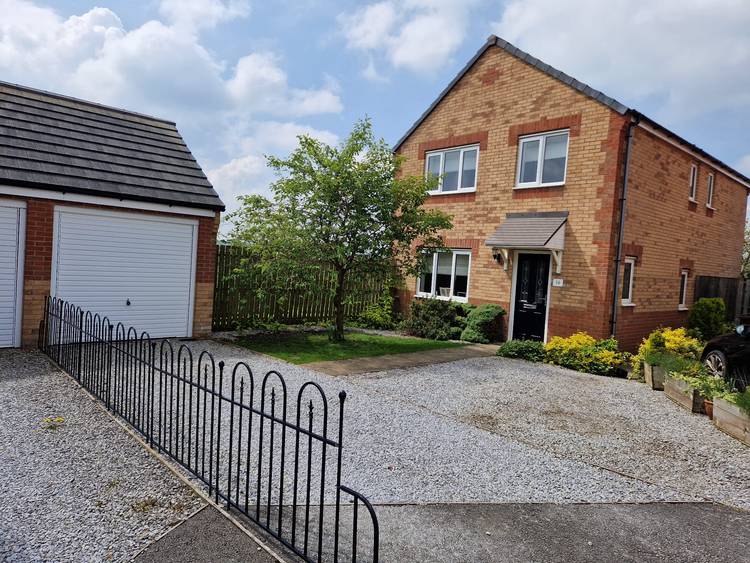 4 bedroom detached house
