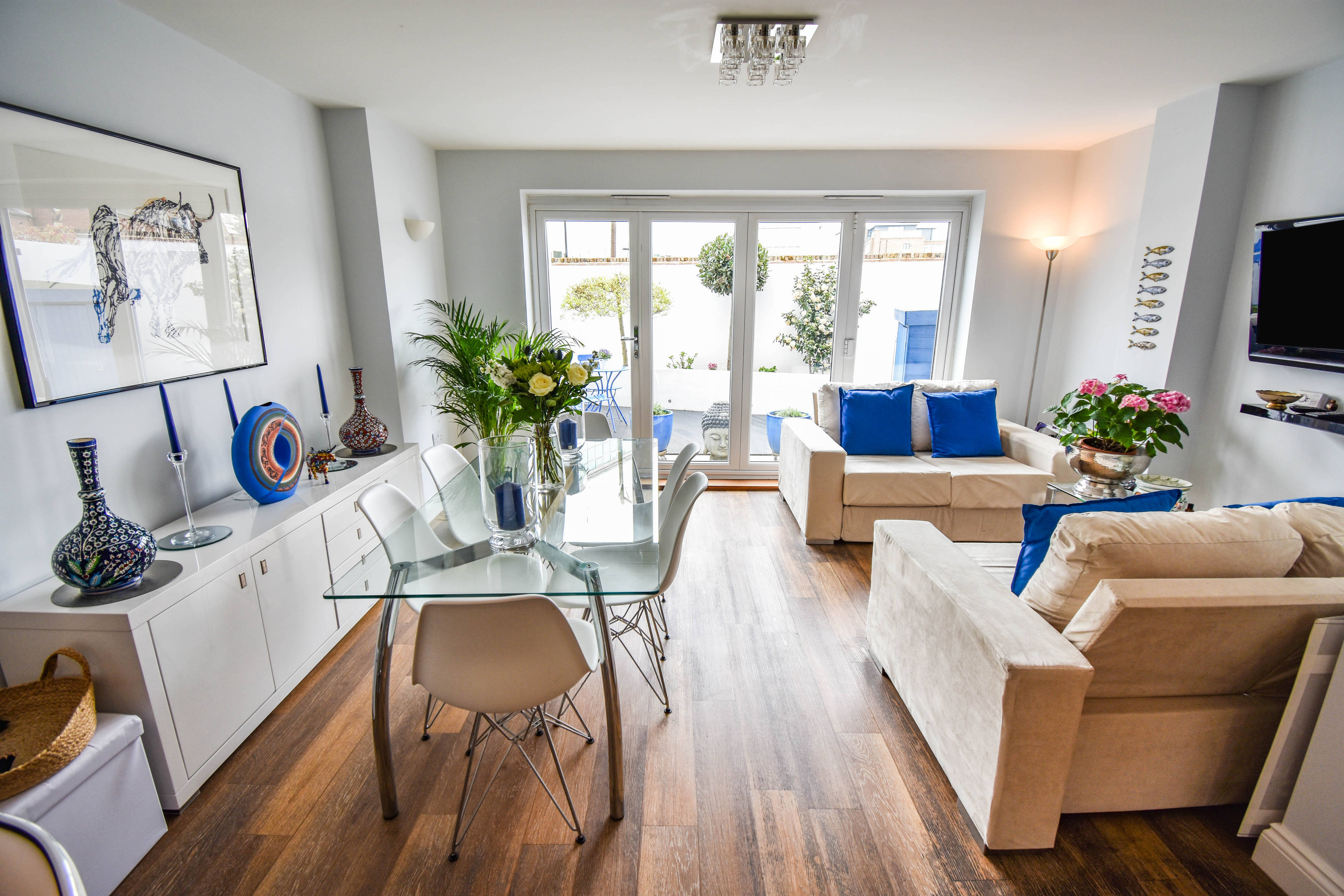 Lounge/Dining Room