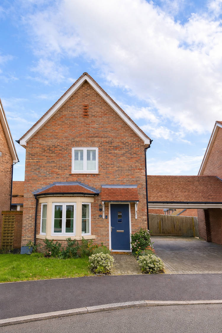 3 bedroom detached house