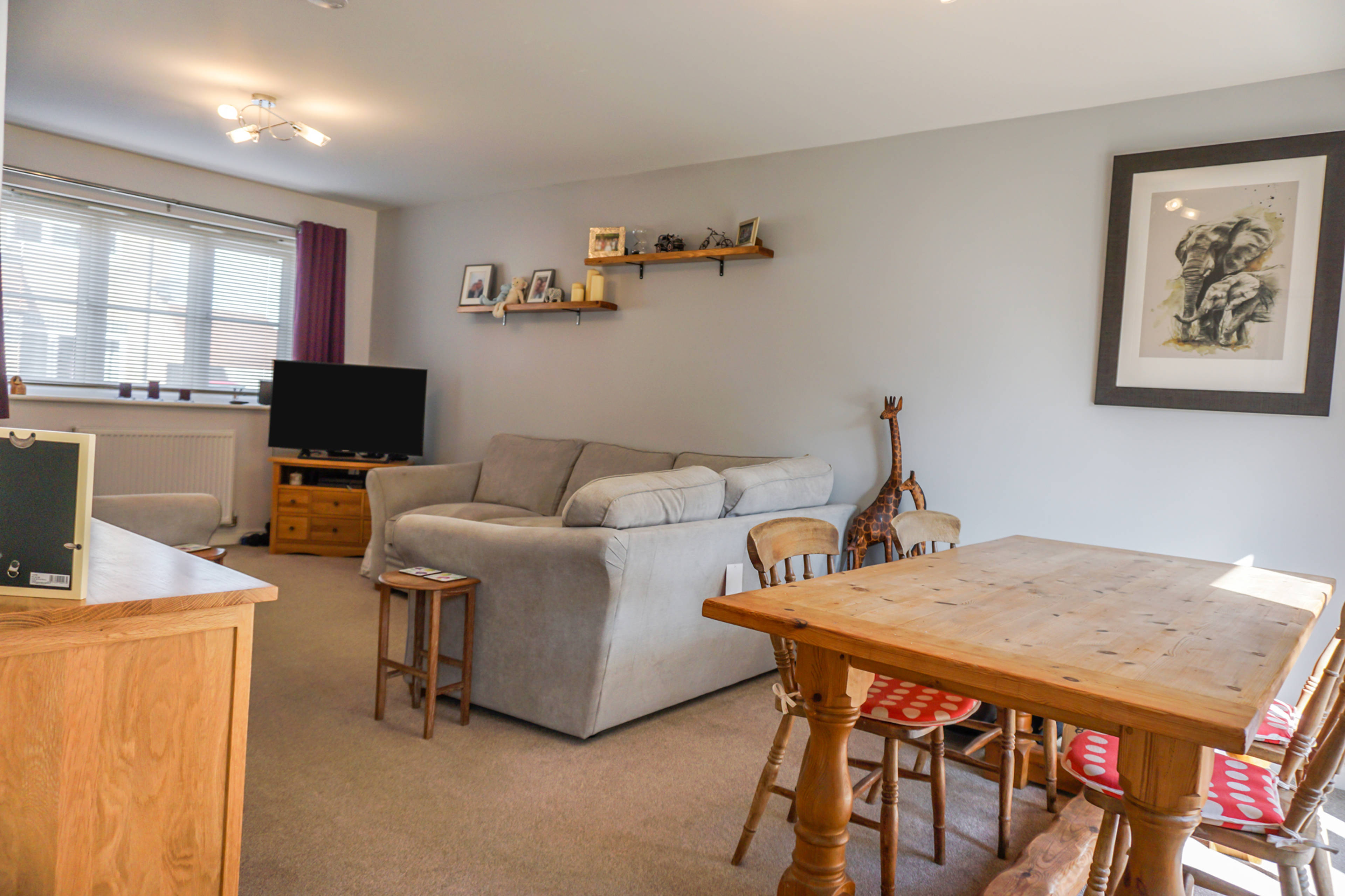 Lounge/Dining Room