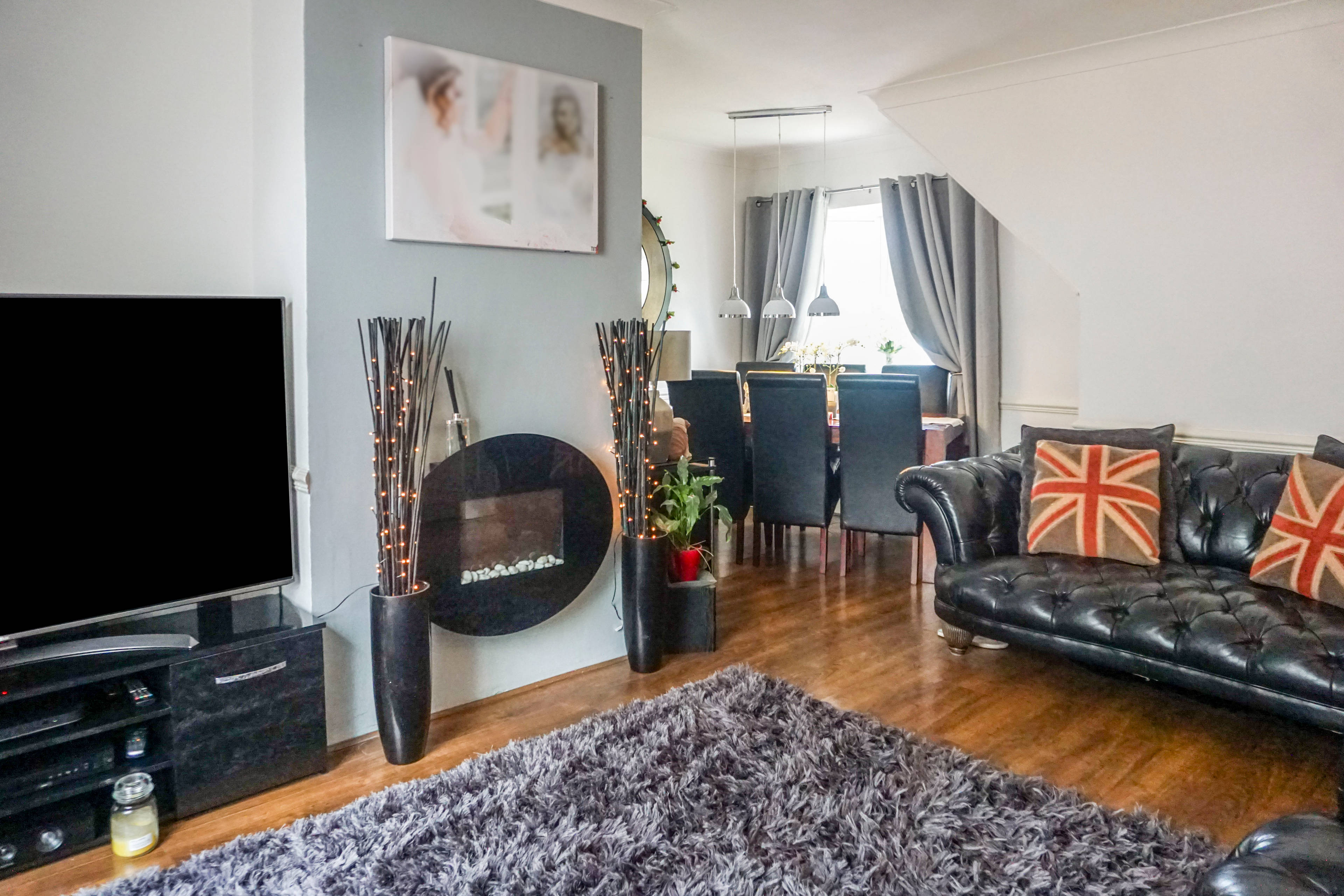 Lounge/Dining Room