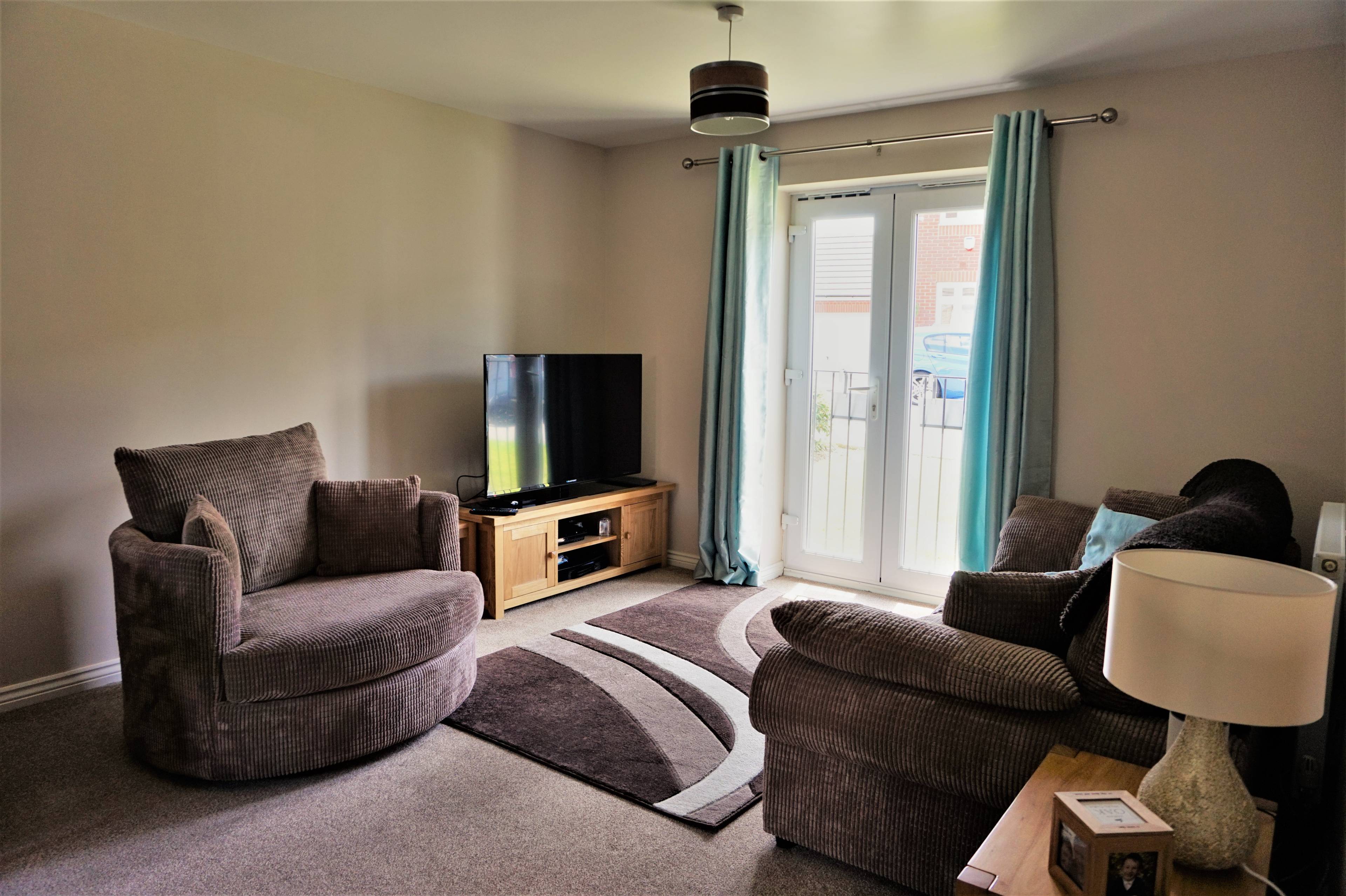 Lounge/Dining Room