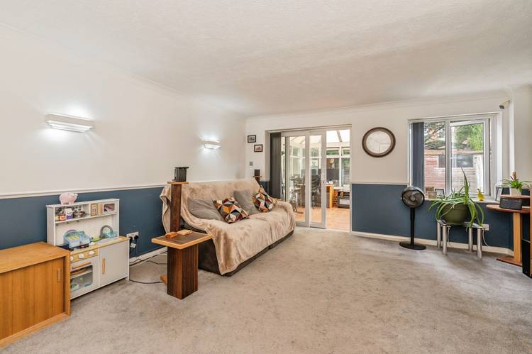 3 bedroom detached house