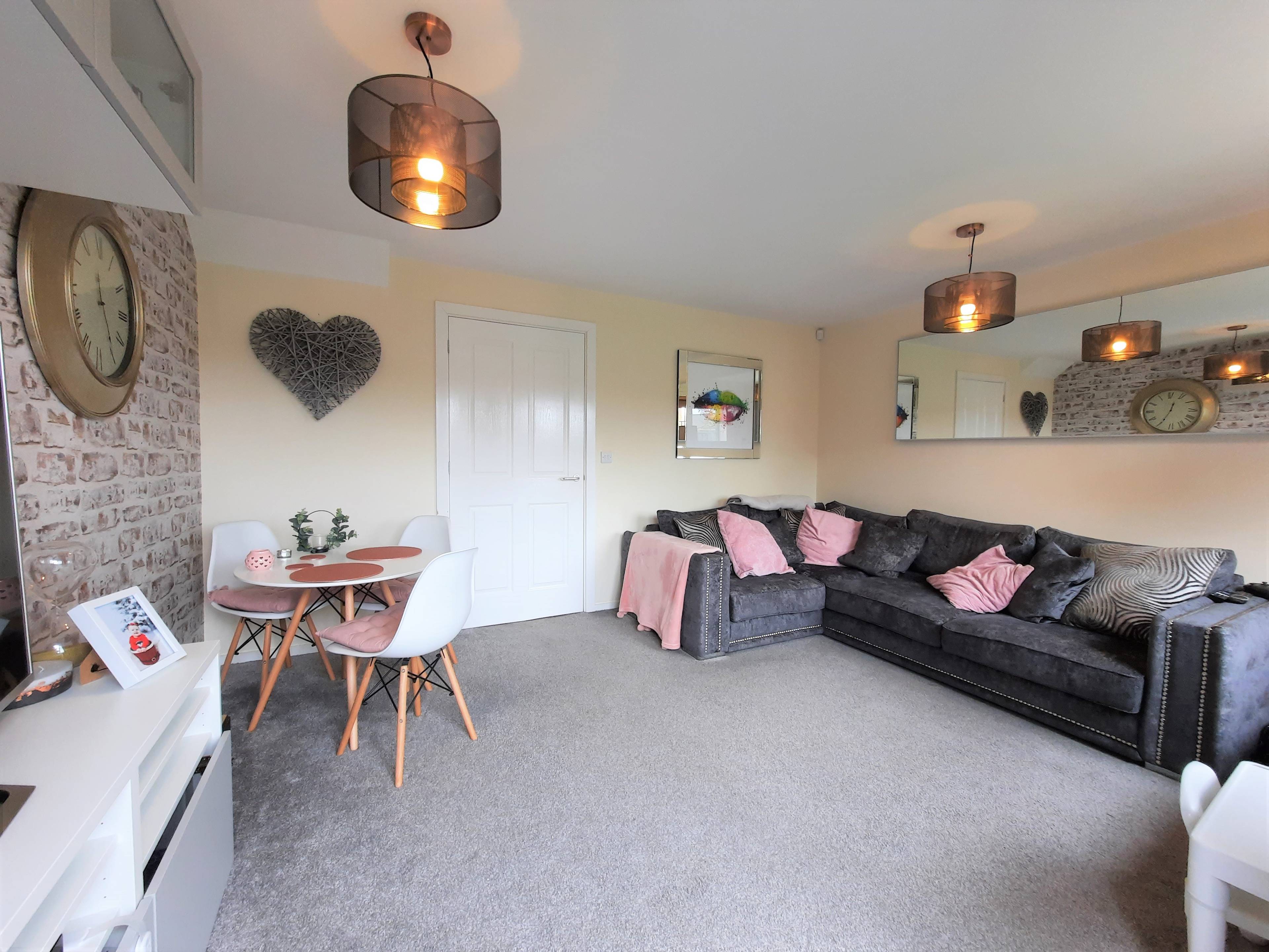 Lounge/Dining Room
