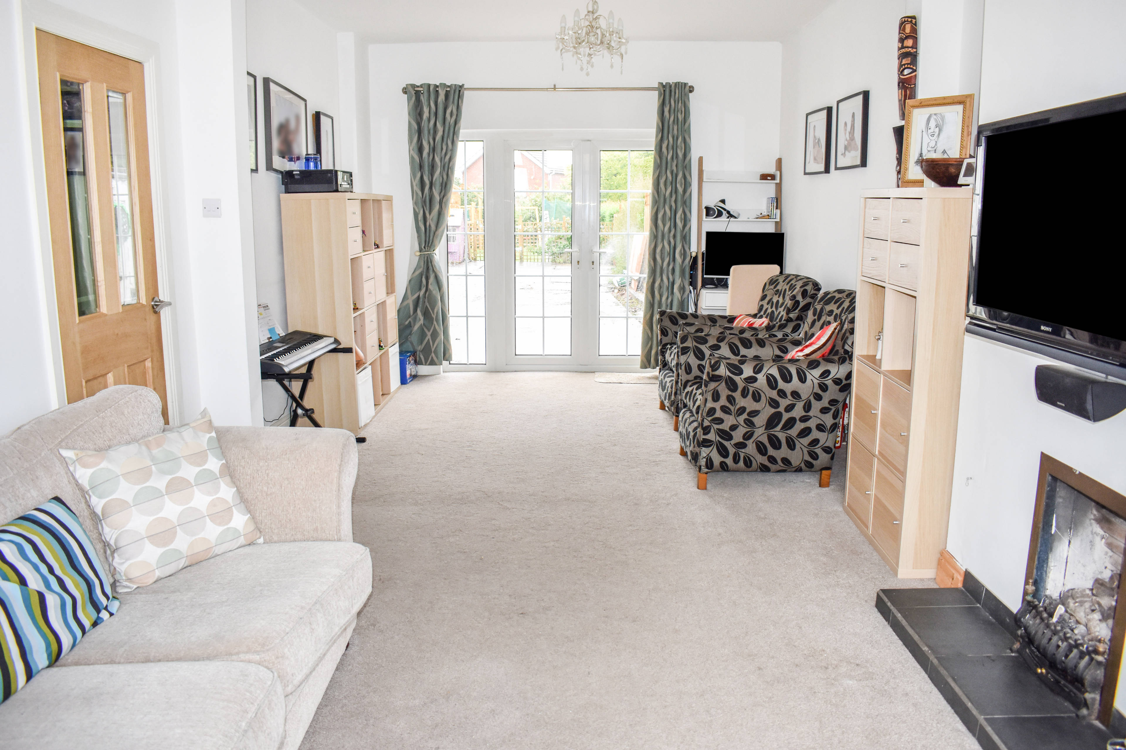 Lounge/Dining Room