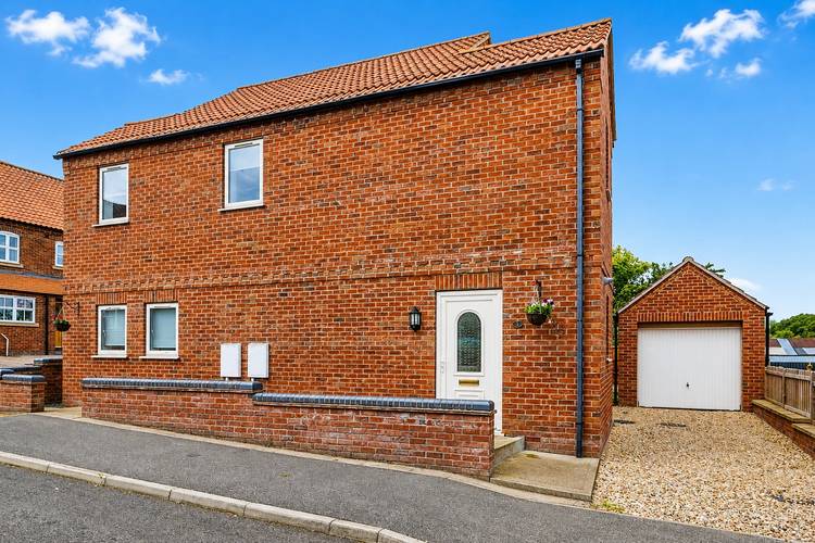 3 bedroom detached house
