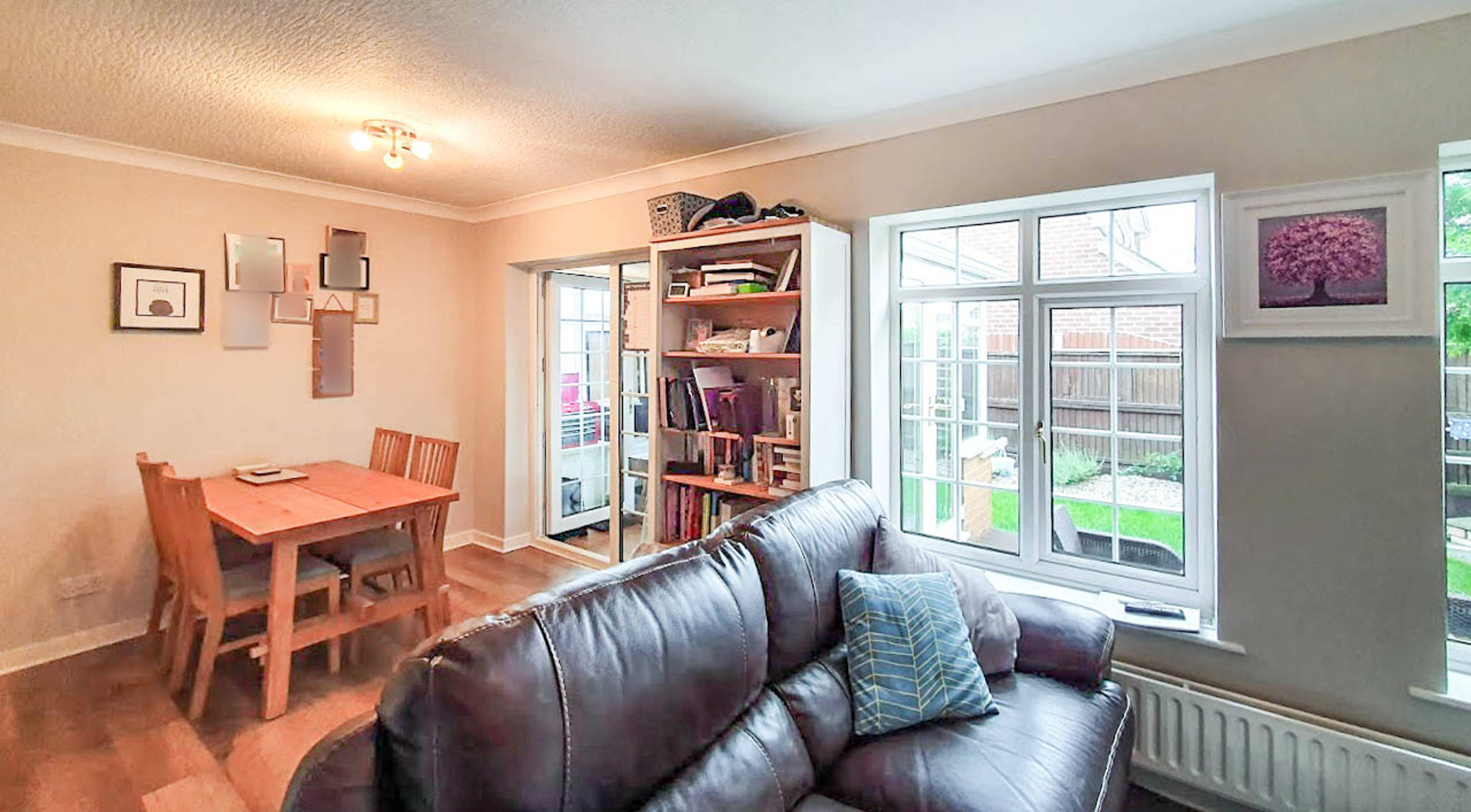 Lounge/Dining Room
