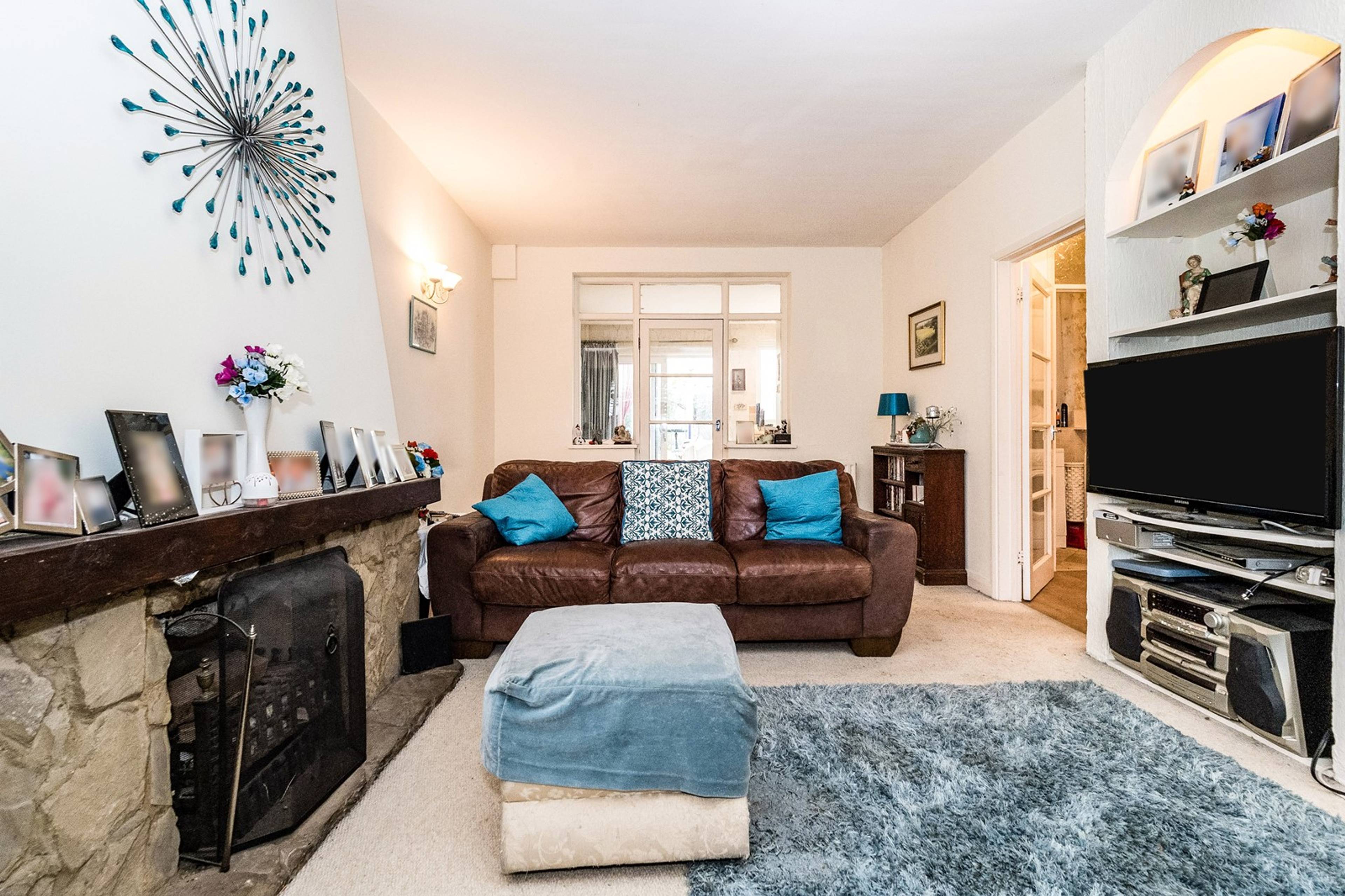 Lounge/Dining Room