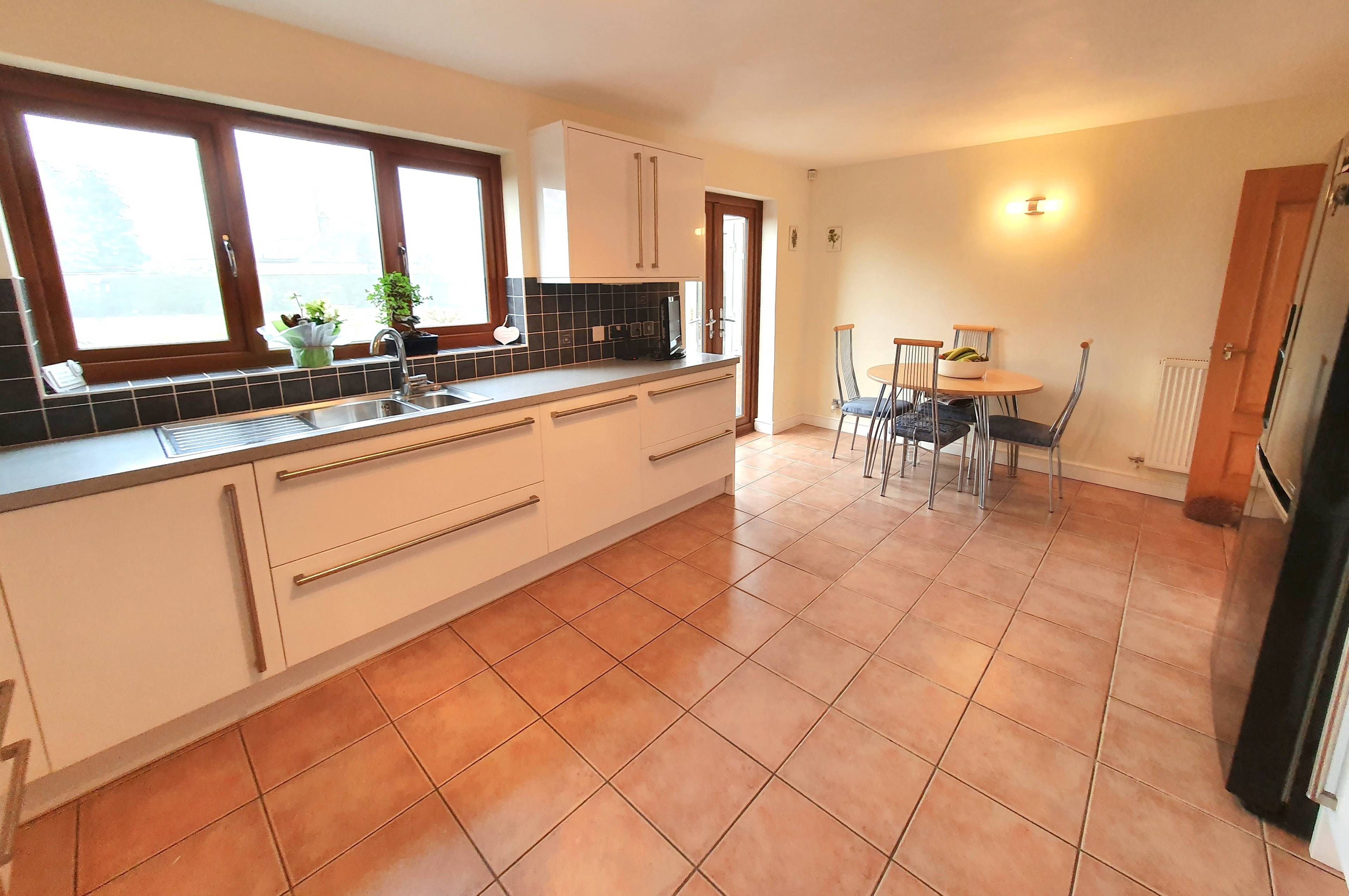 Kitchen/Breakfast