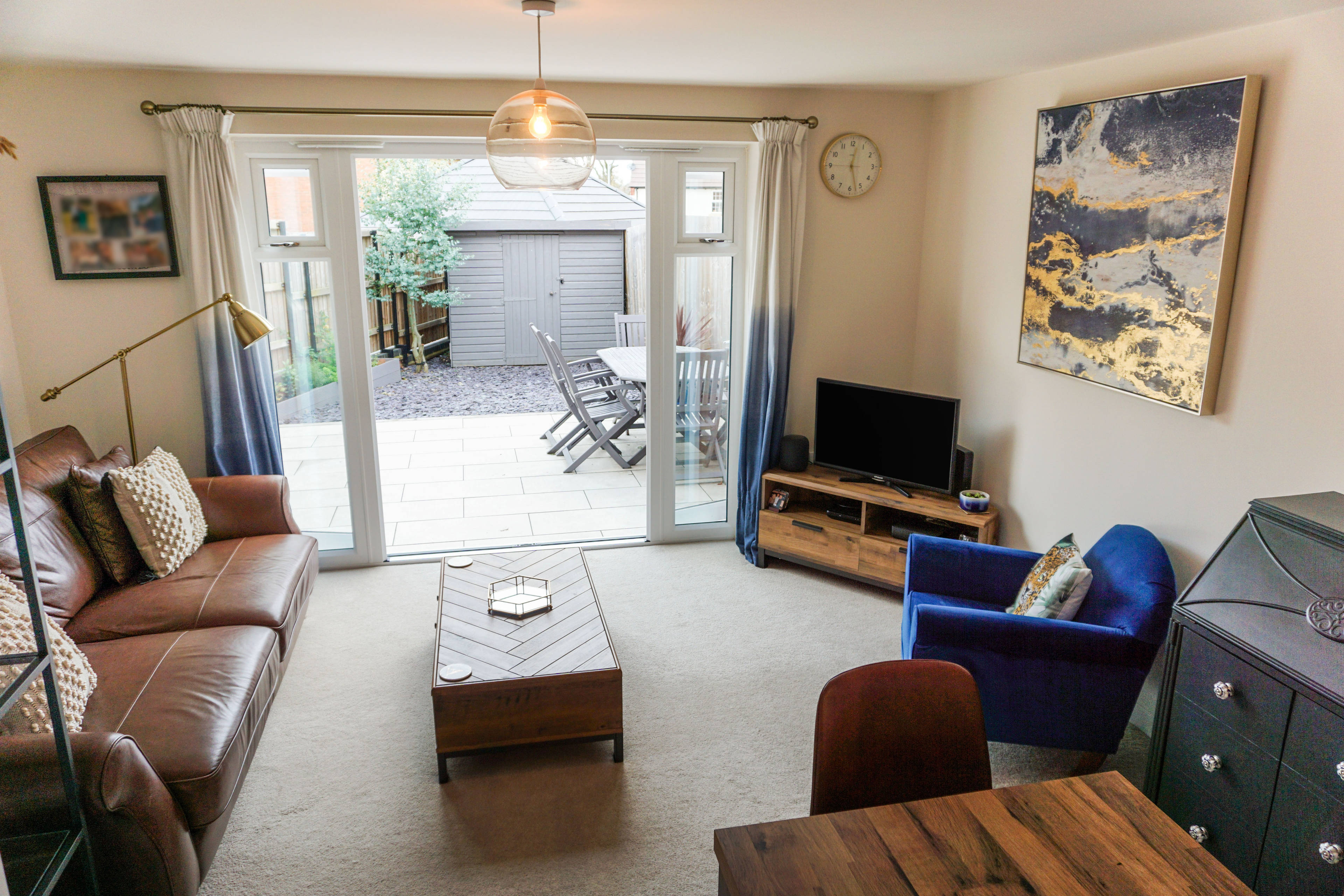 Lounge/Dining Room