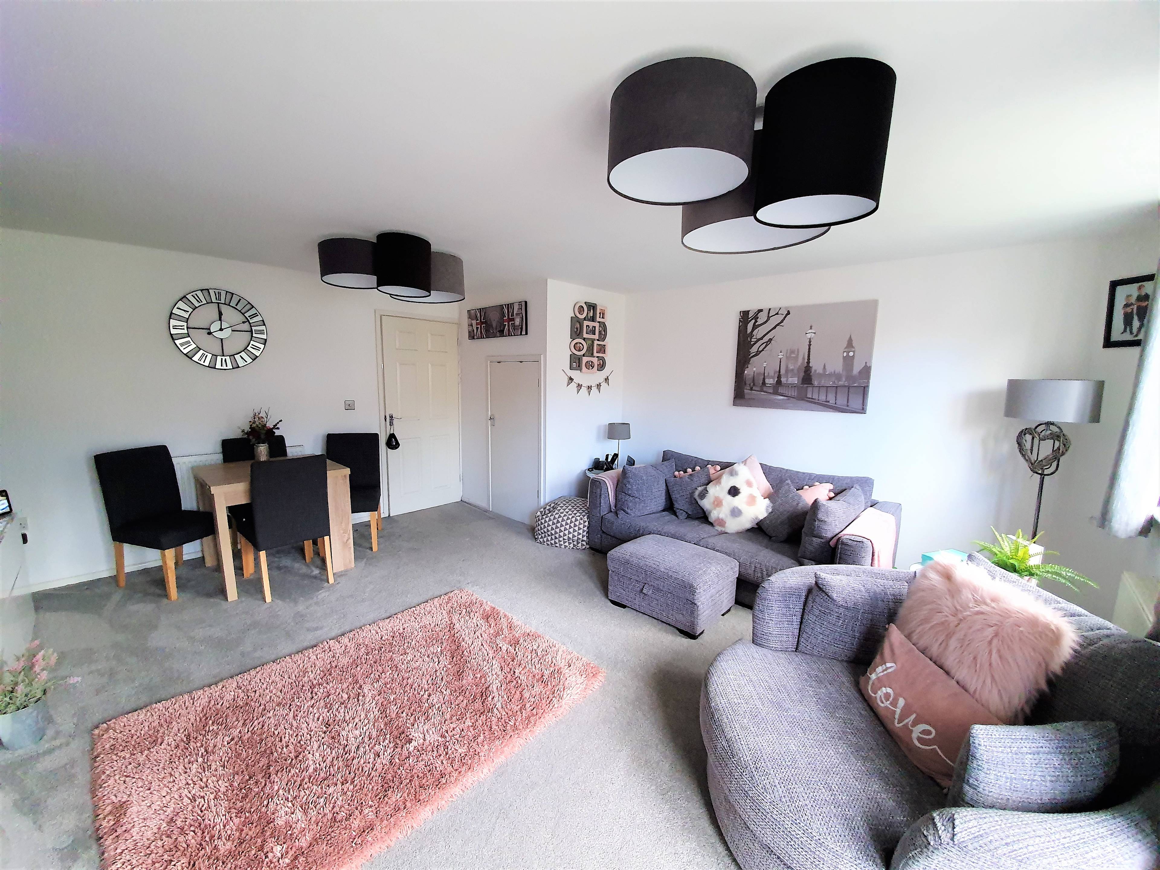 Lounge/Dining Room