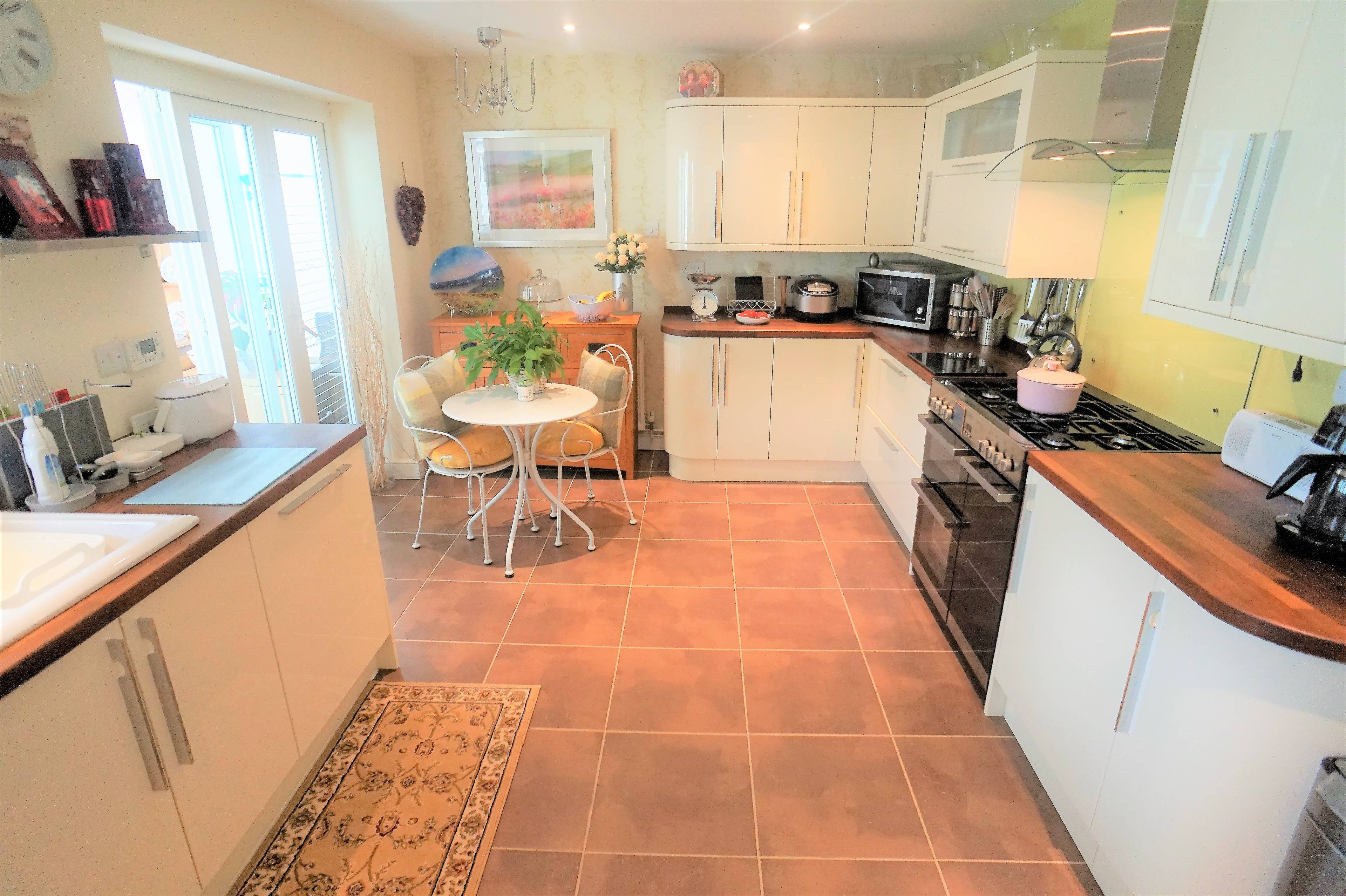 Kitchen / Breakfast