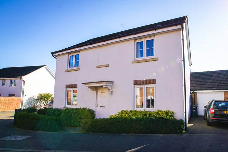 4 bedroom detached house