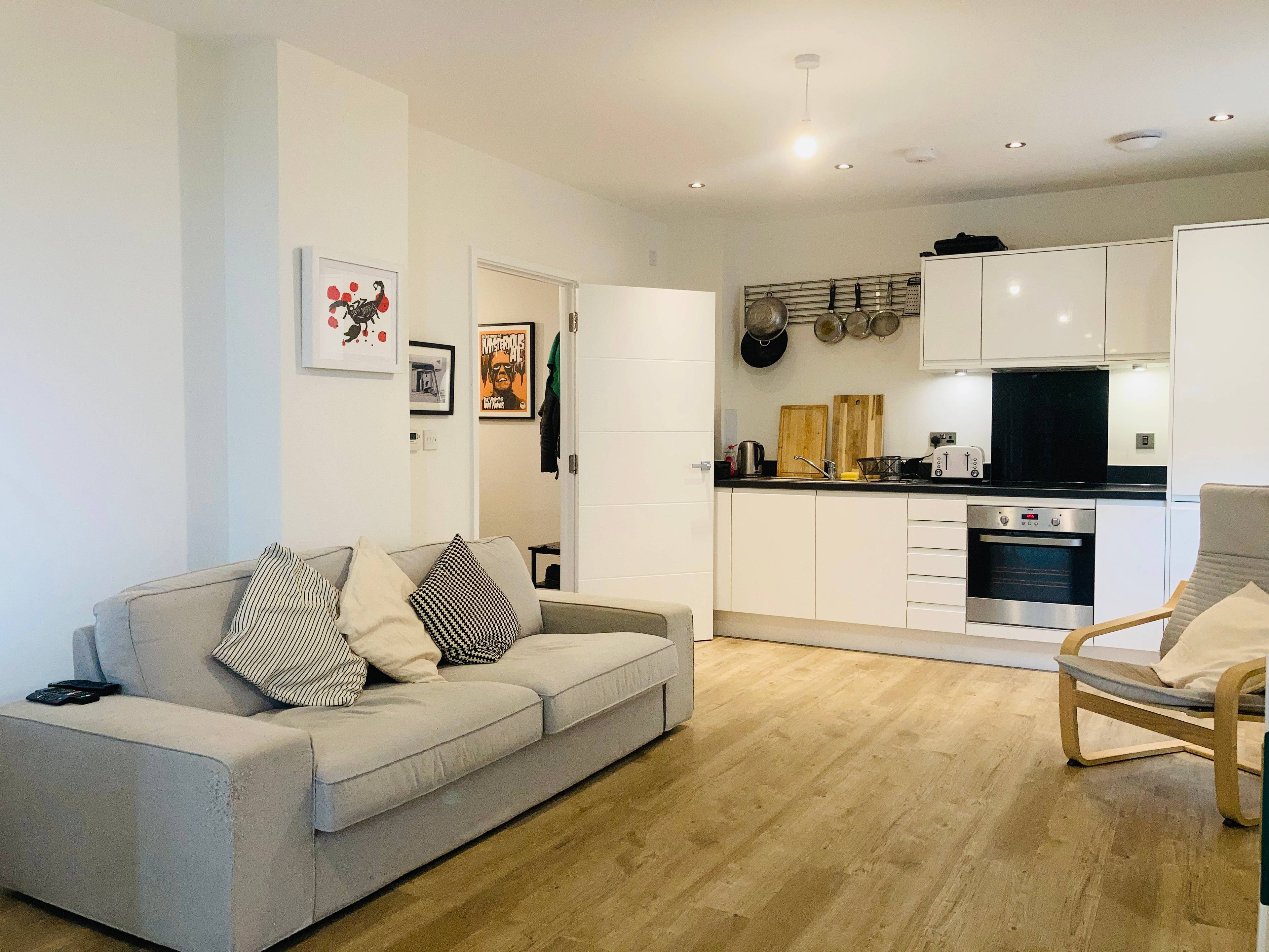 Lounge / Kitchen