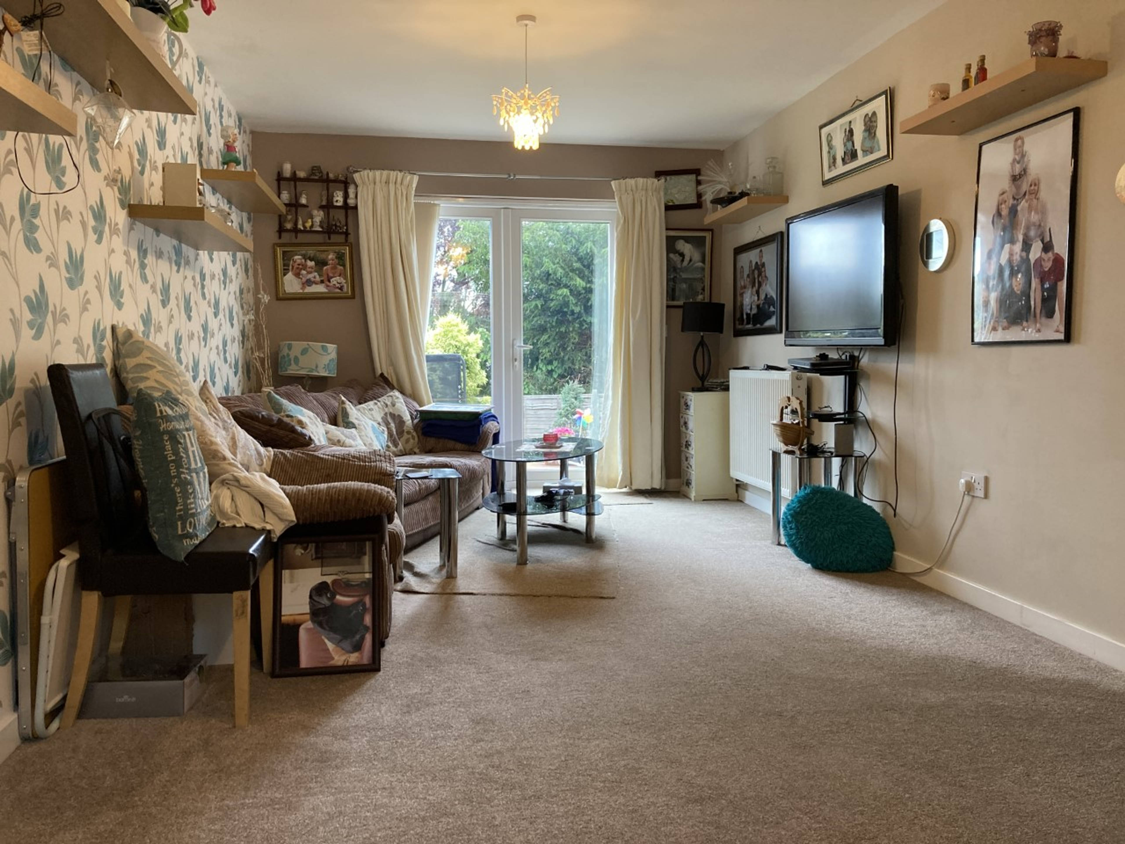 Lounge/Dining Room