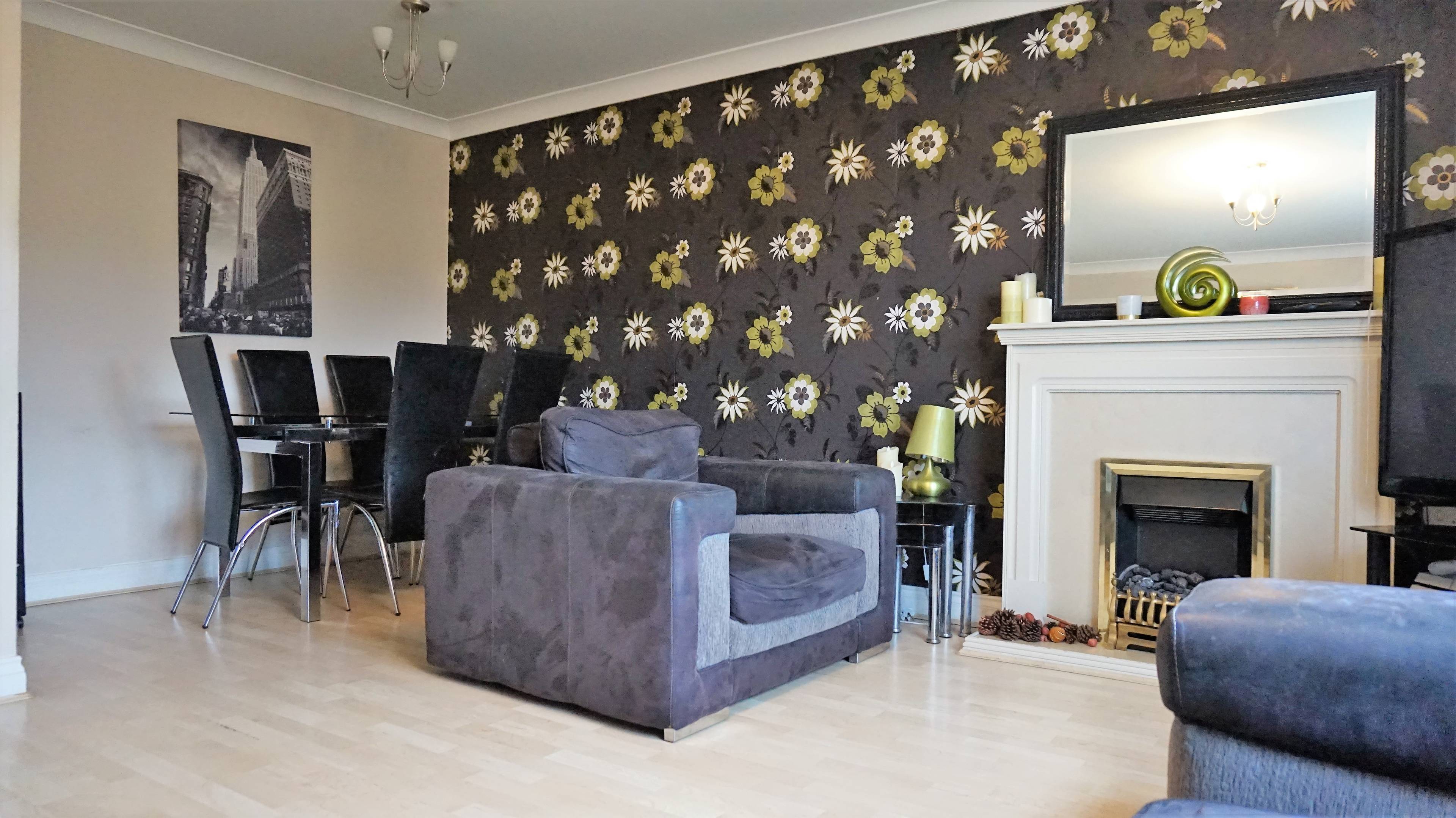 Lounge/Dining Room