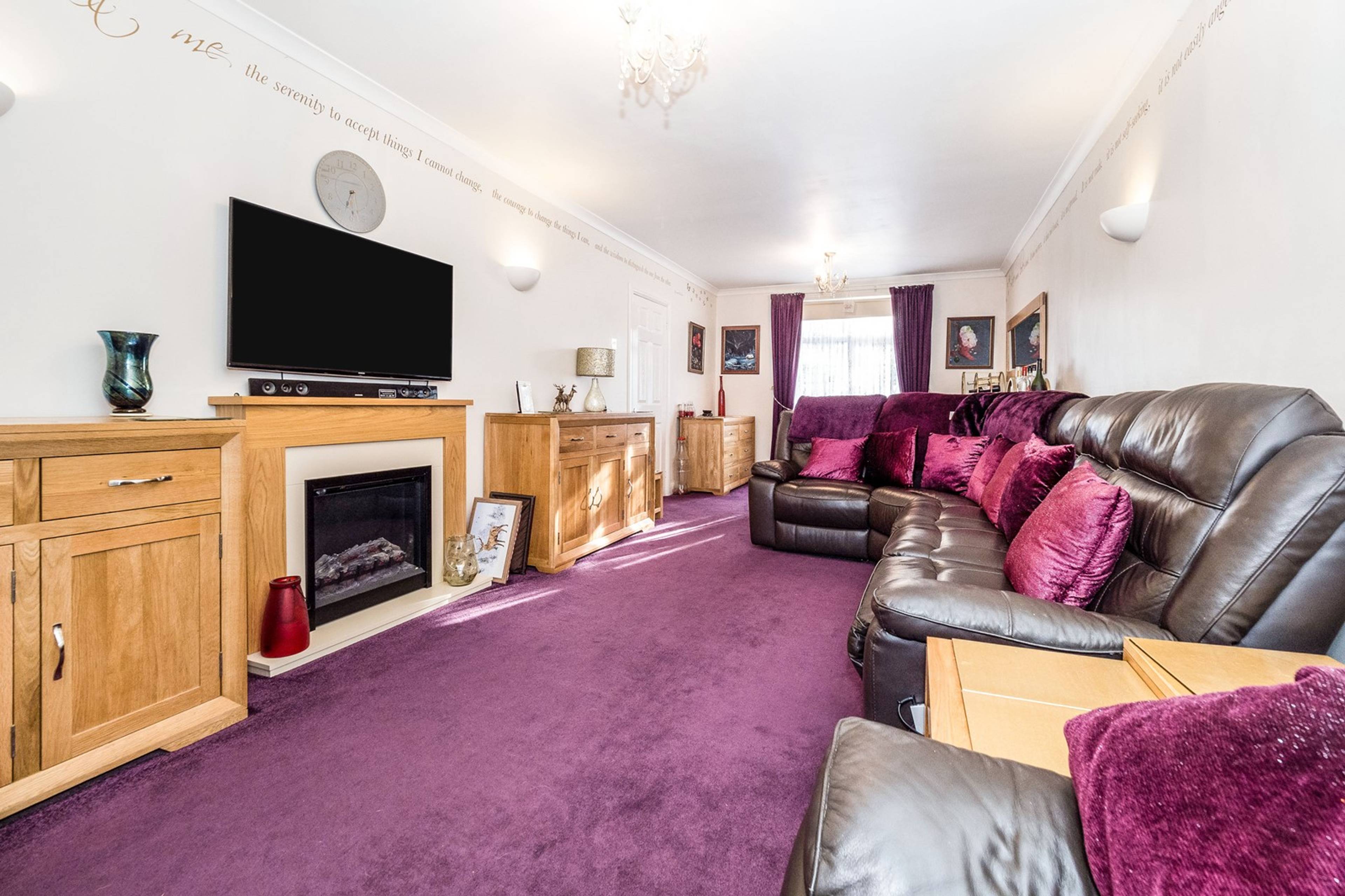 Lounge/Dining Room