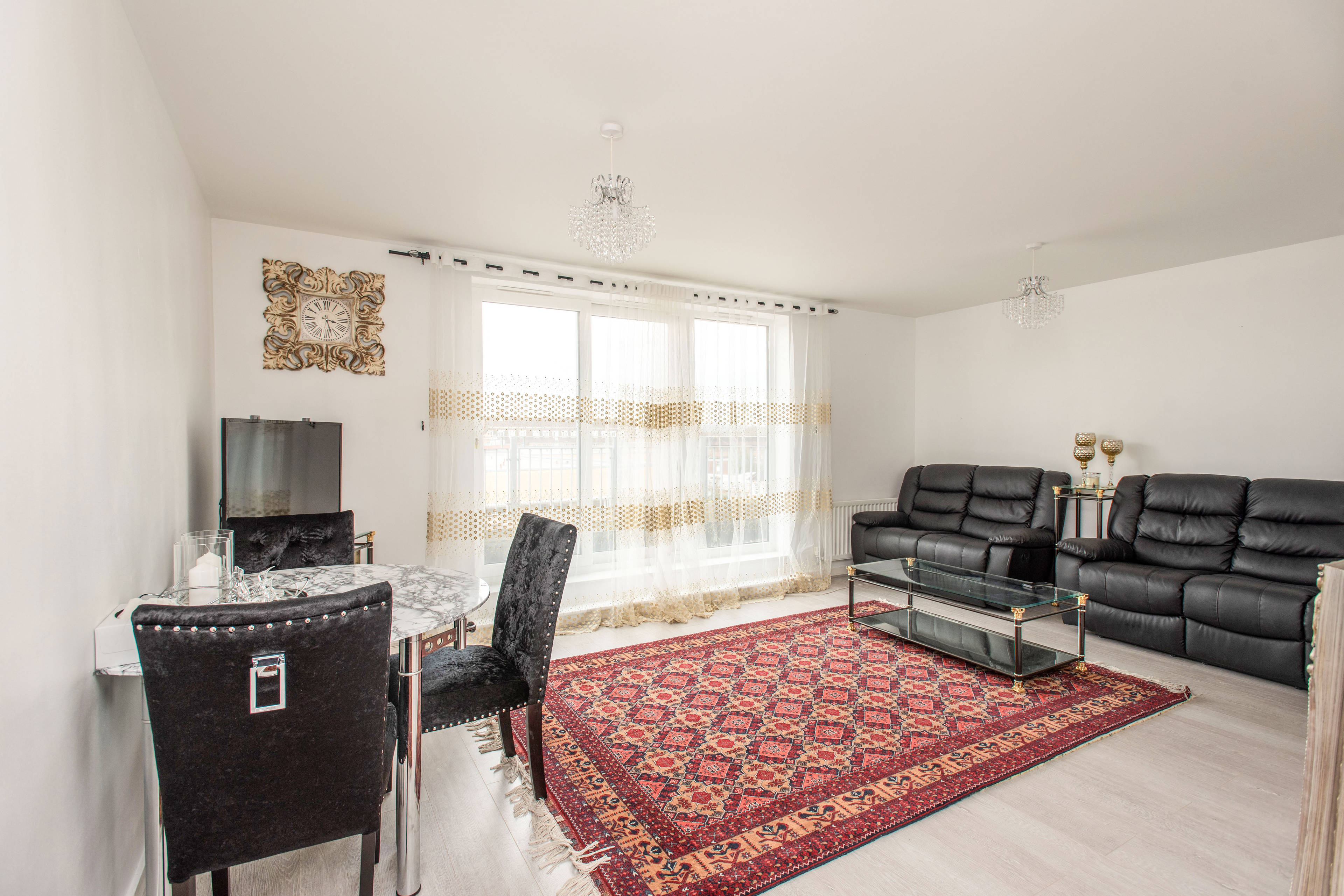 Lounge/Dining Room