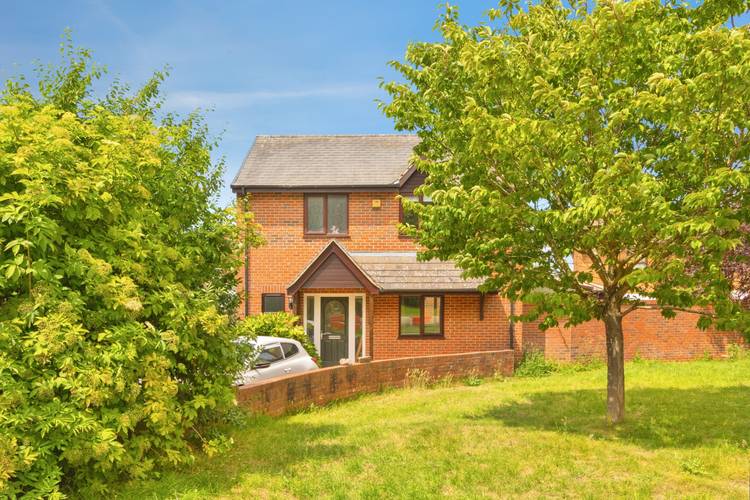 3 bedroom detached house
