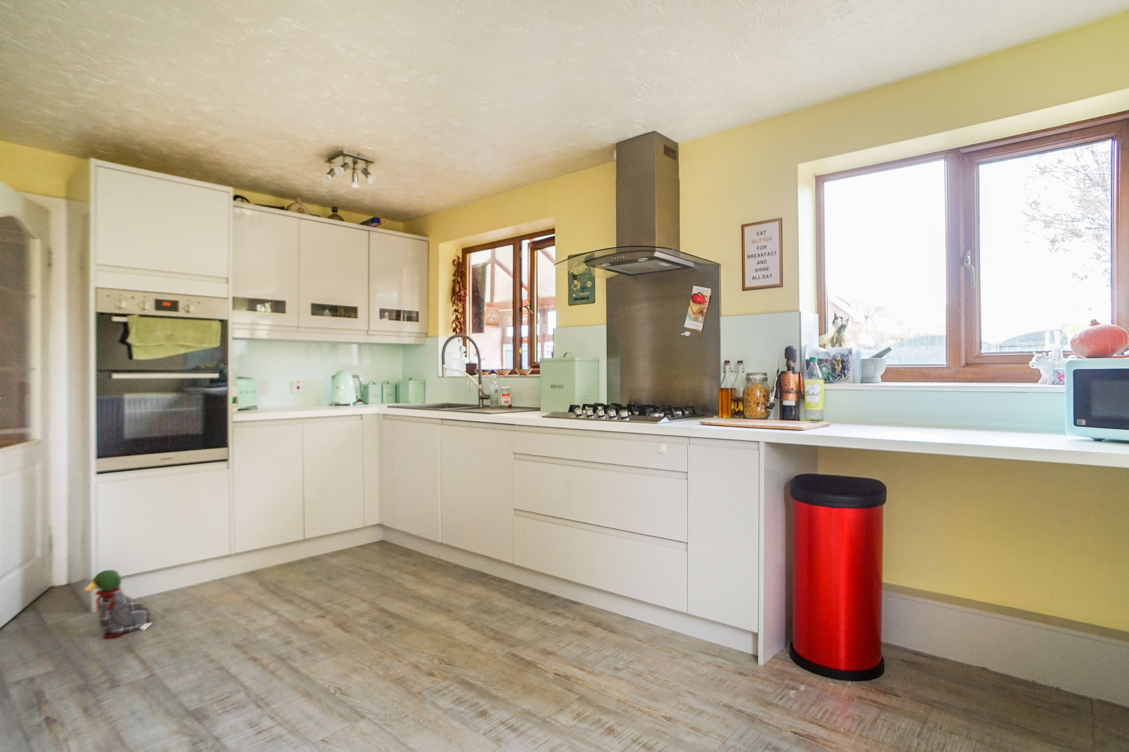 Kitchen/Breakfast