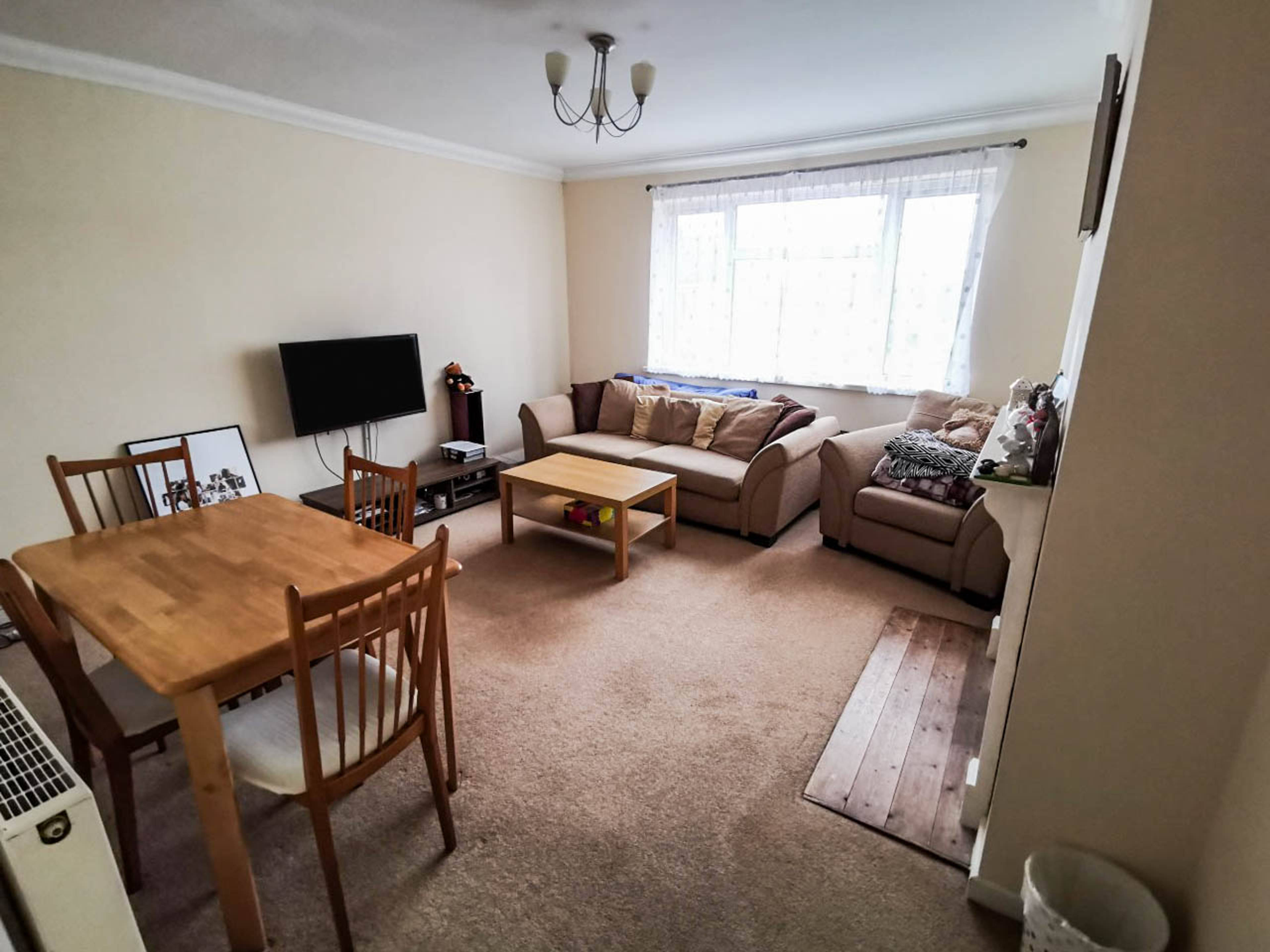 Lounge/Dining Room