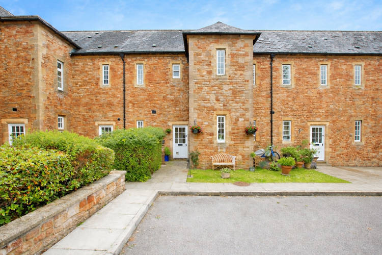 2 bedroom terraced house