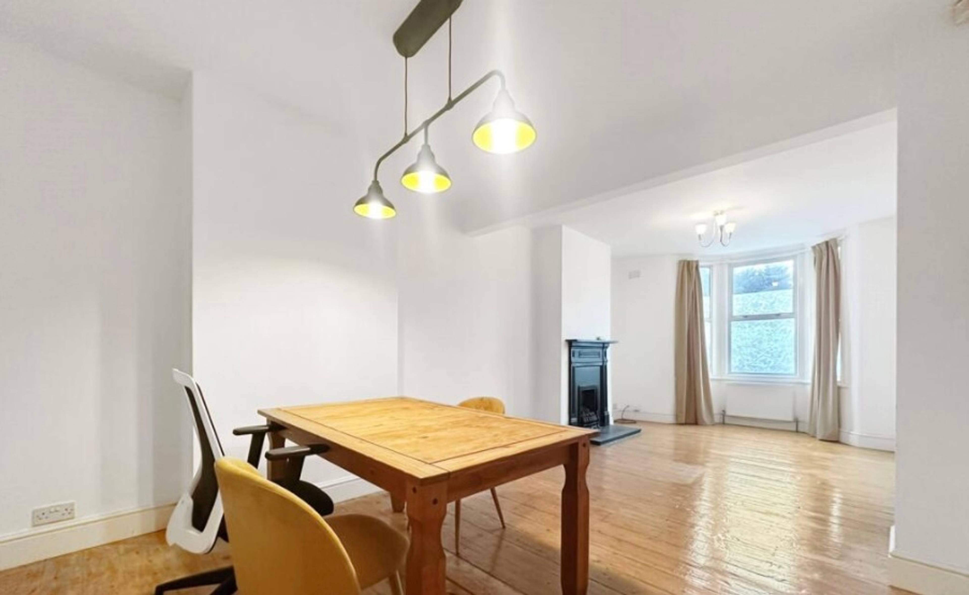 Lounge/Dining Room