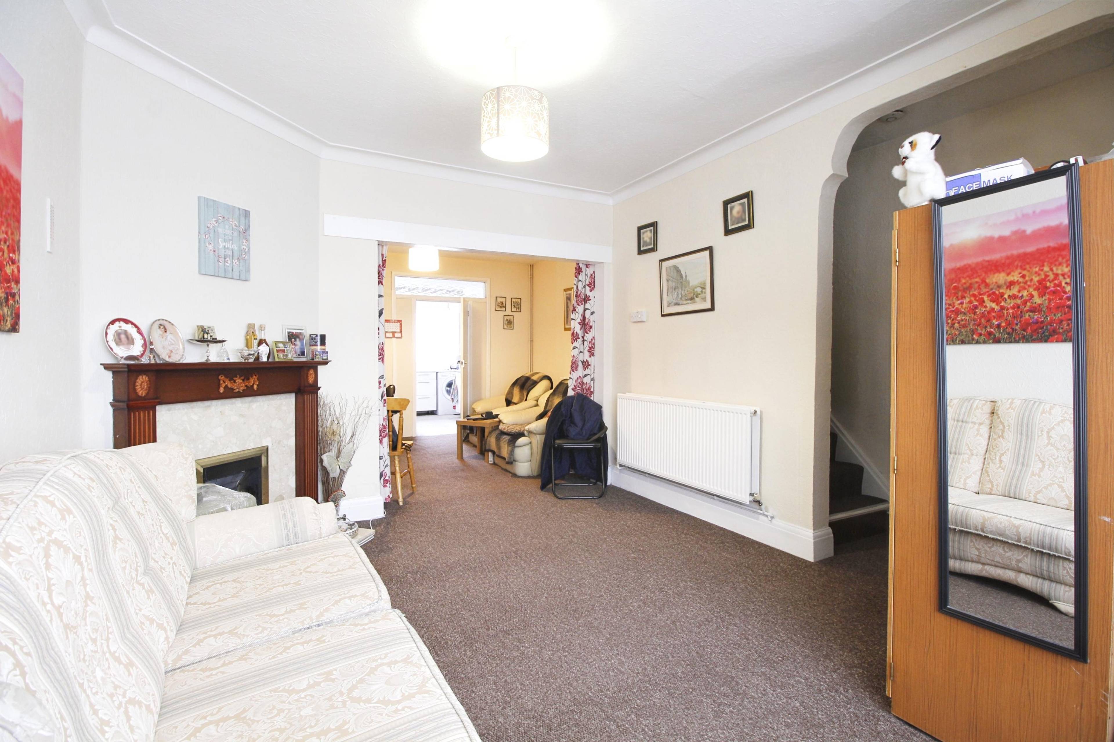 Lounge/Dining Room