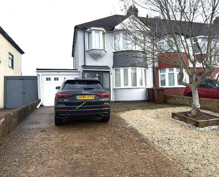 4 bedroom end of terrace house