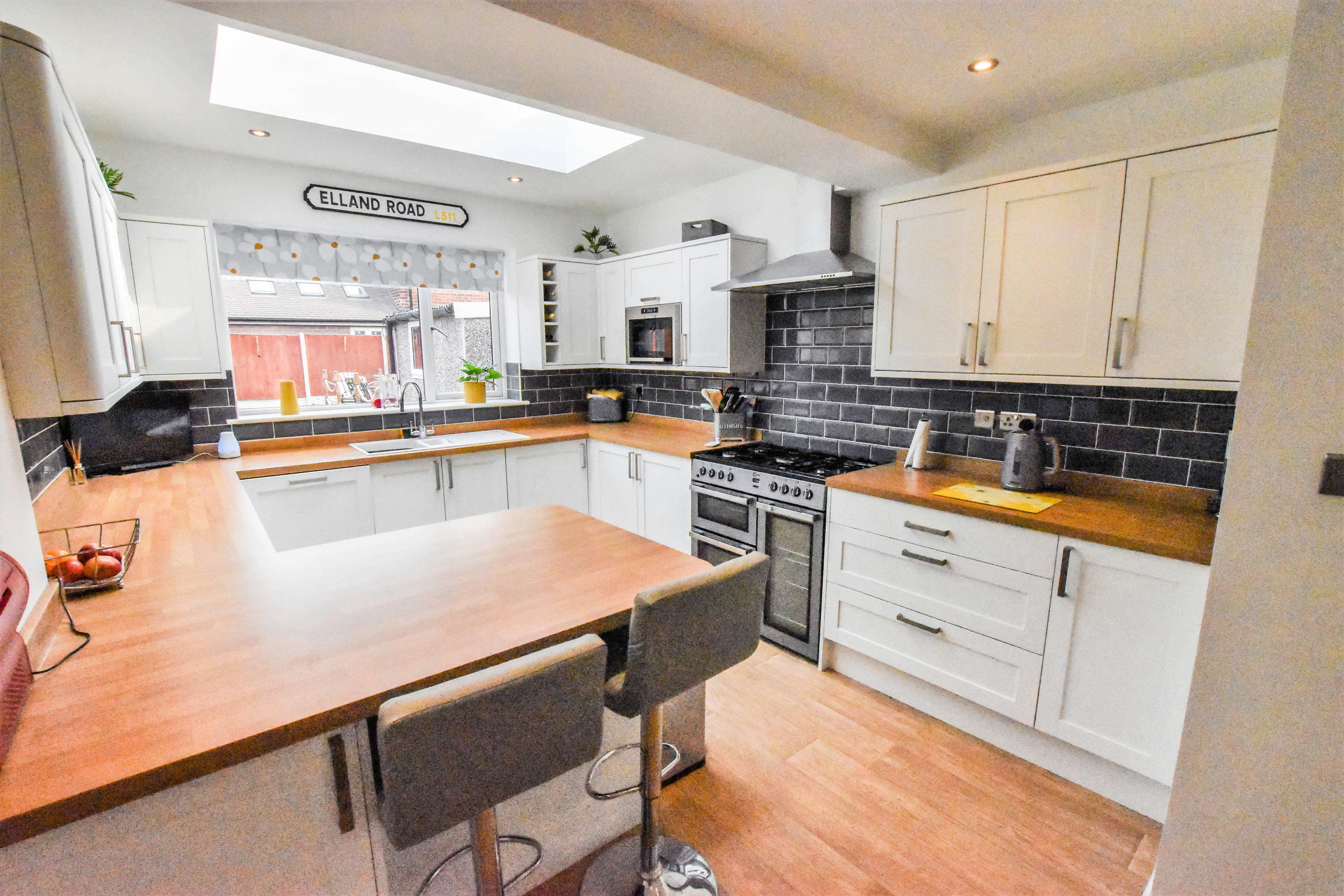 Kitchen/Breakfast