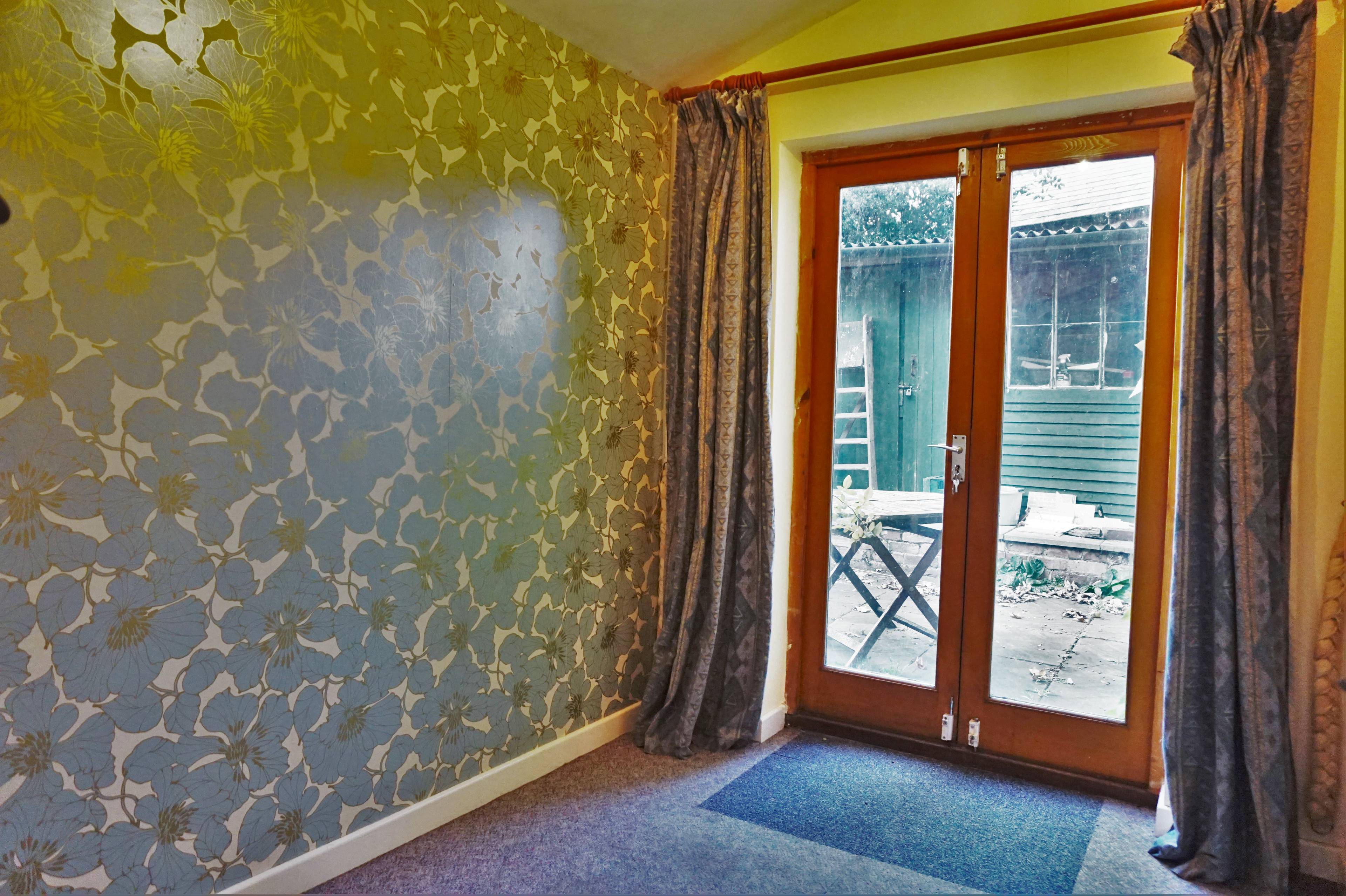 Bed 3 / Dining Room