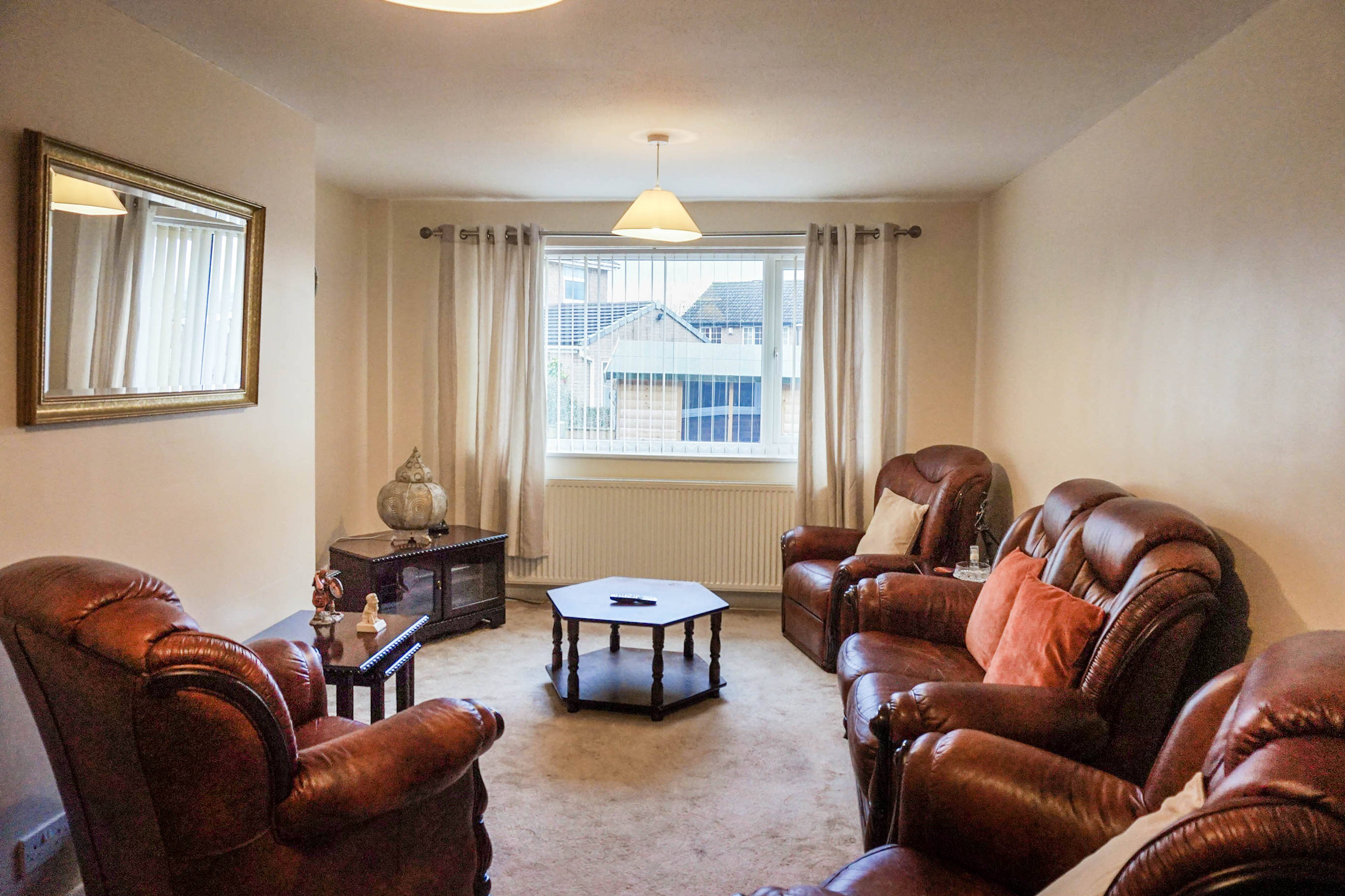 Lounge/Dining Room