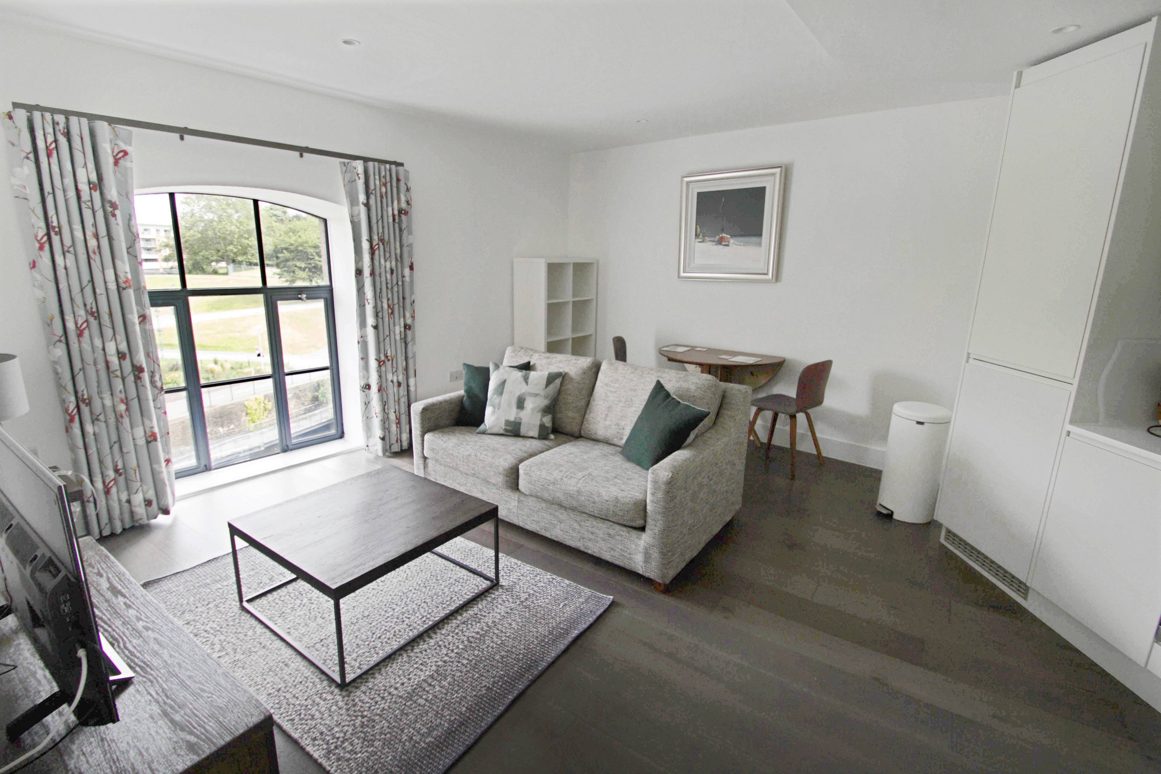 Lounge / Kitchen