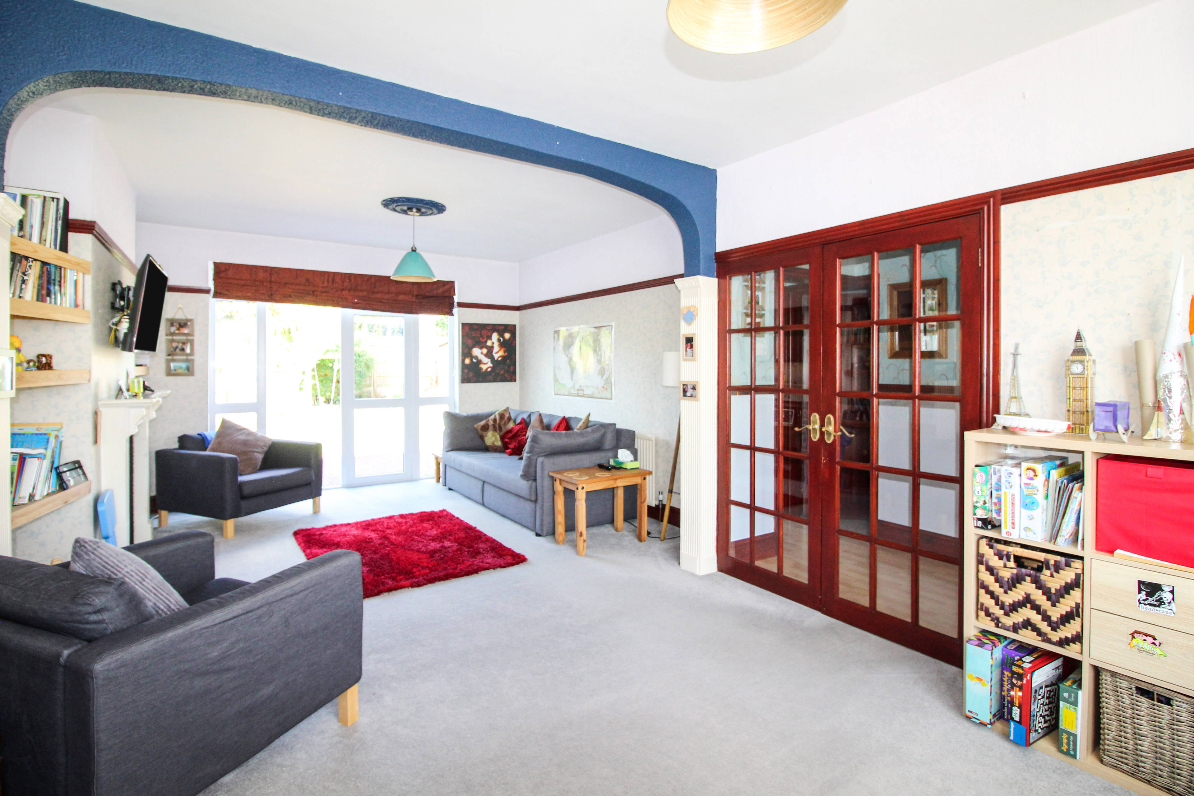 Lounge/Dining Room