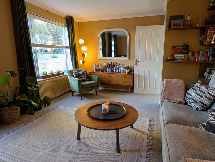 3 bedroom end of terrace house