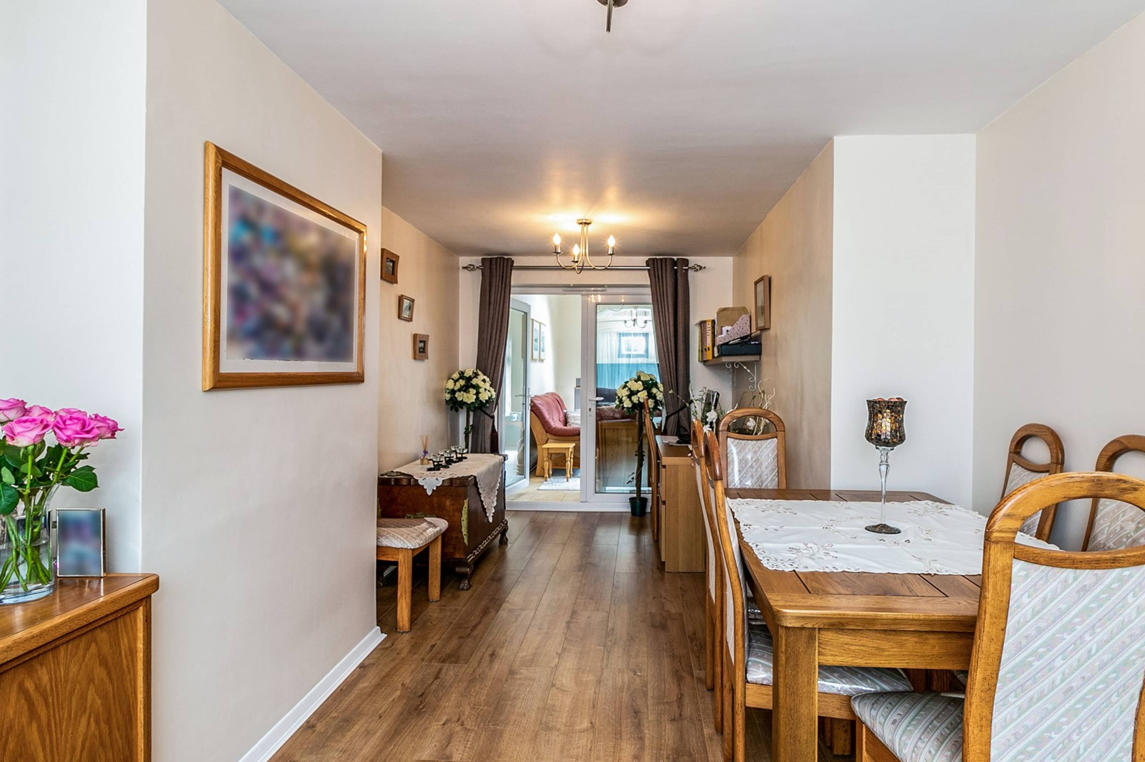 Lounge/Dining Room