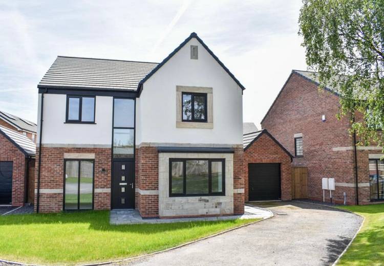 4 bedroom detached house