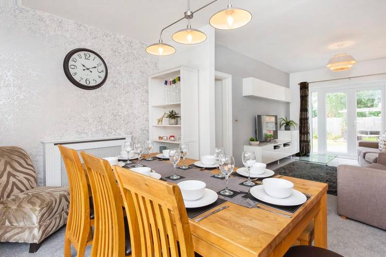 3 bedroom semi-detached house