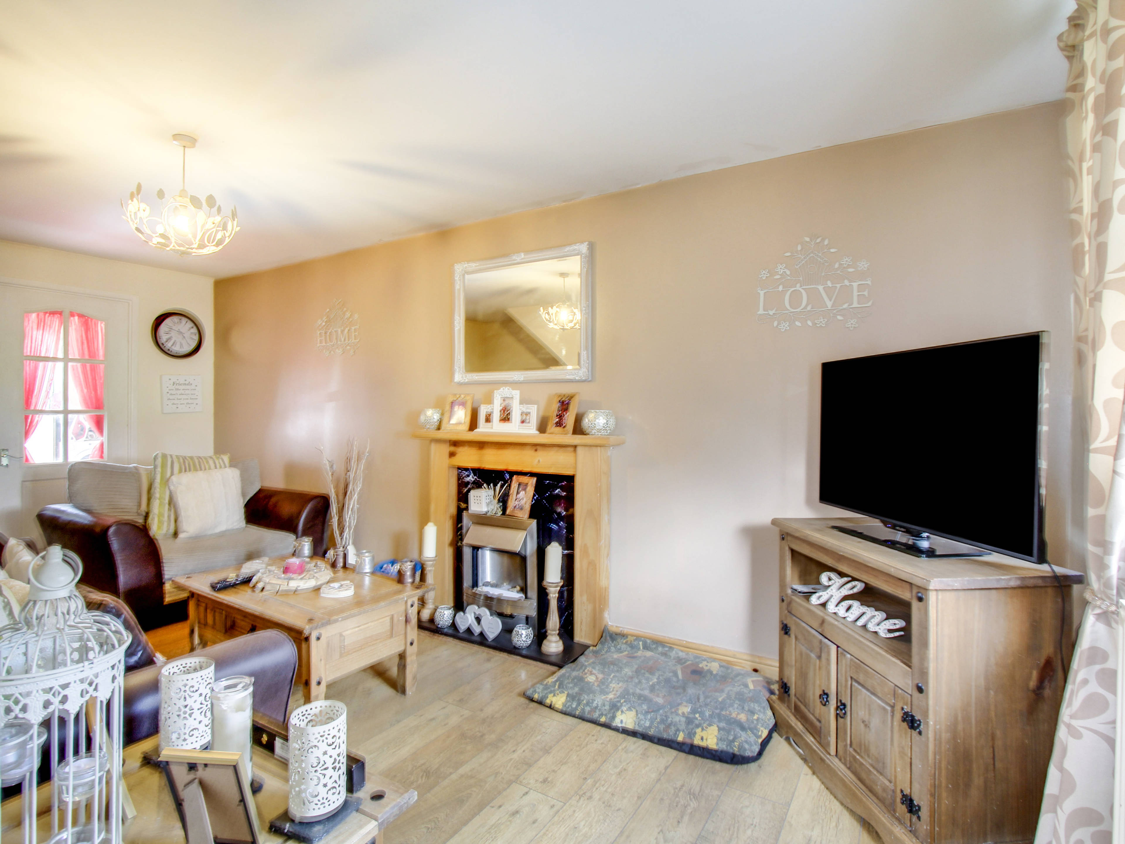 Lounge/Dining Room