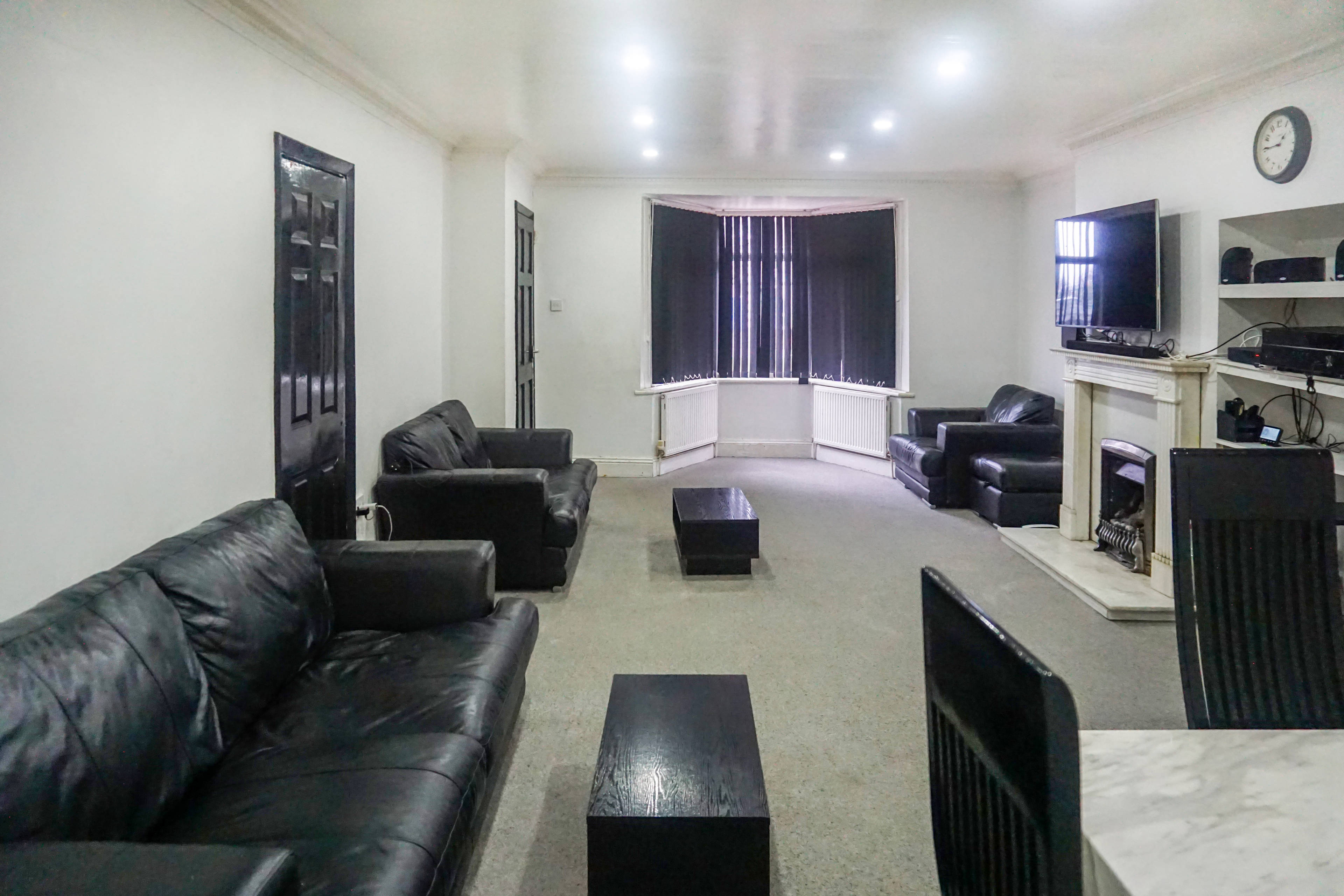 Lounge/Dining Room