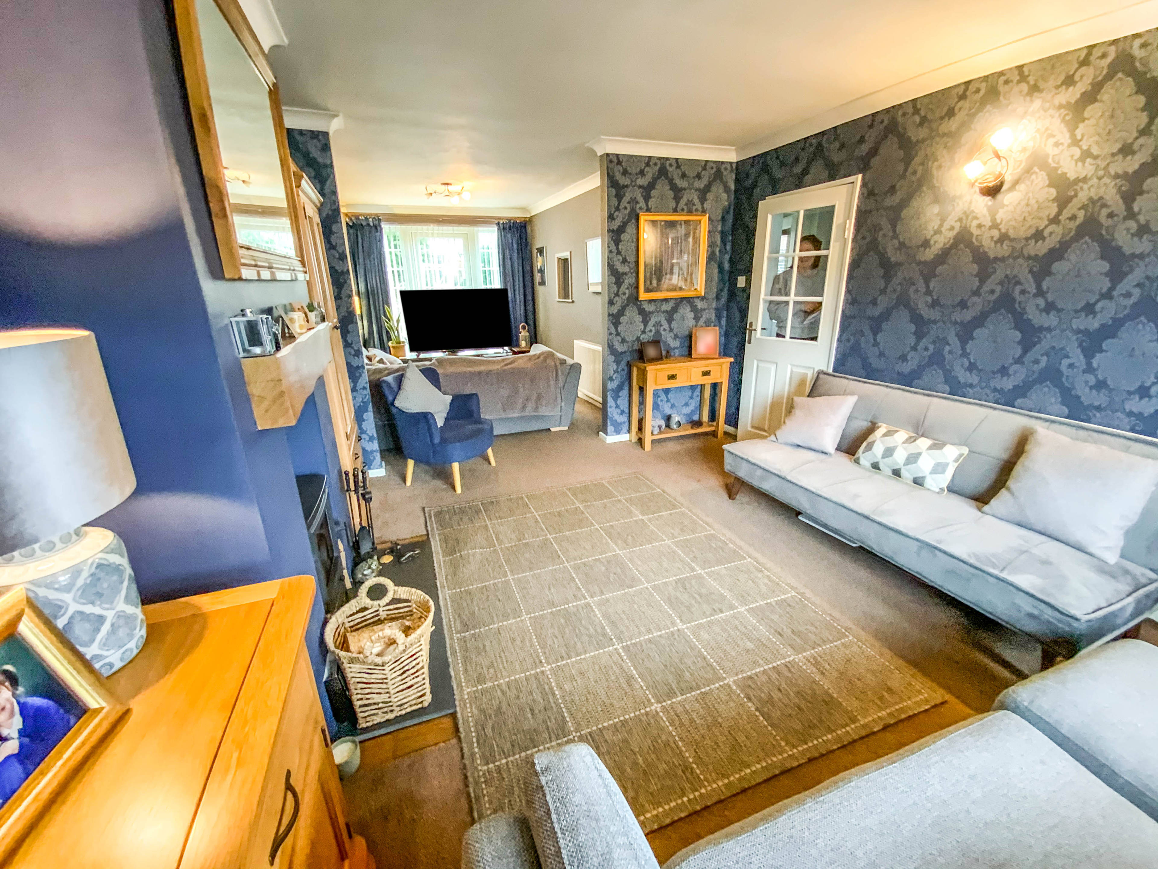 Lounge/Family/Games